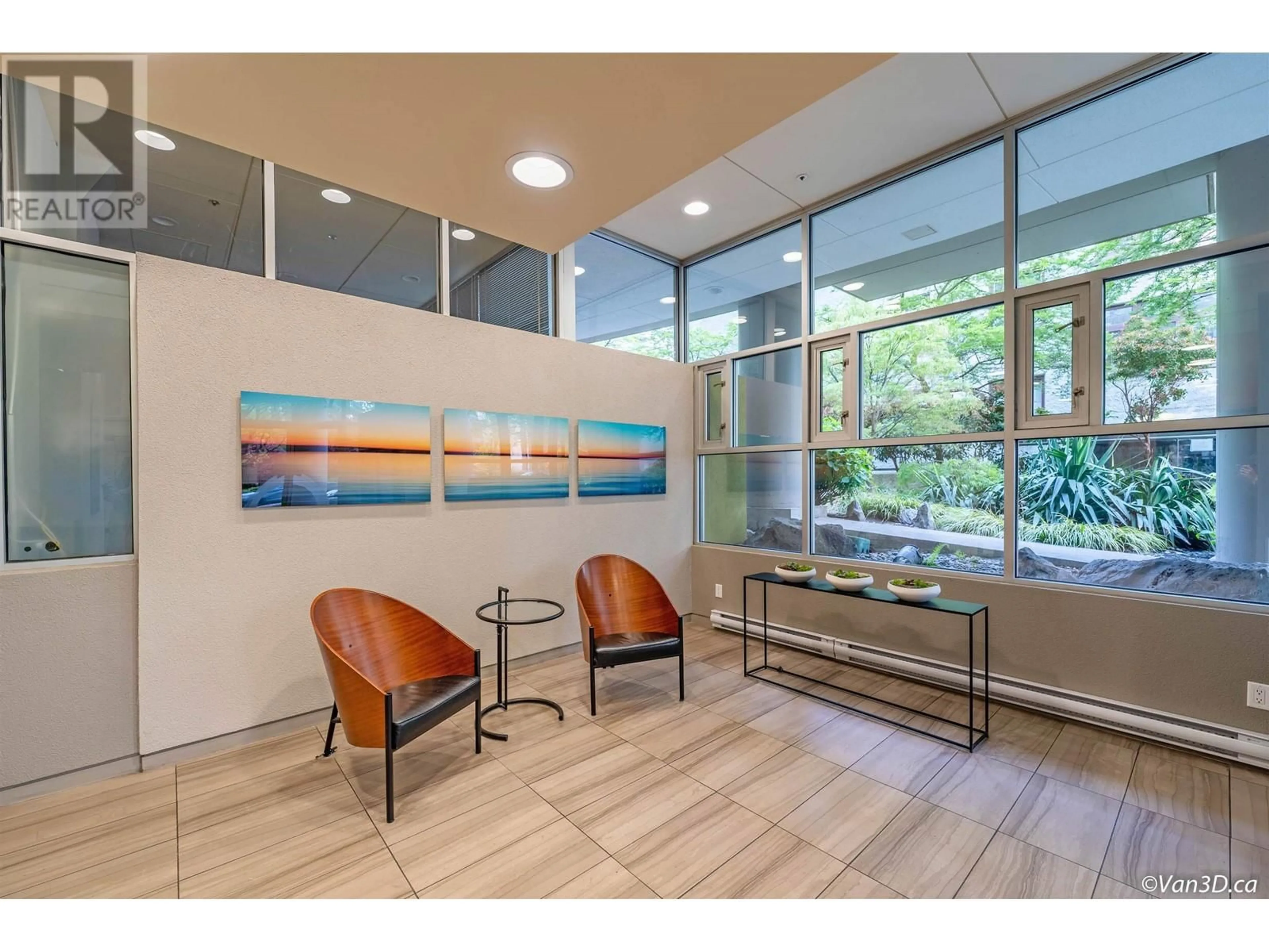 Indoor foyer for 305 - 1277 NELSON STREET, Vancouver British Columbia V6E4M8