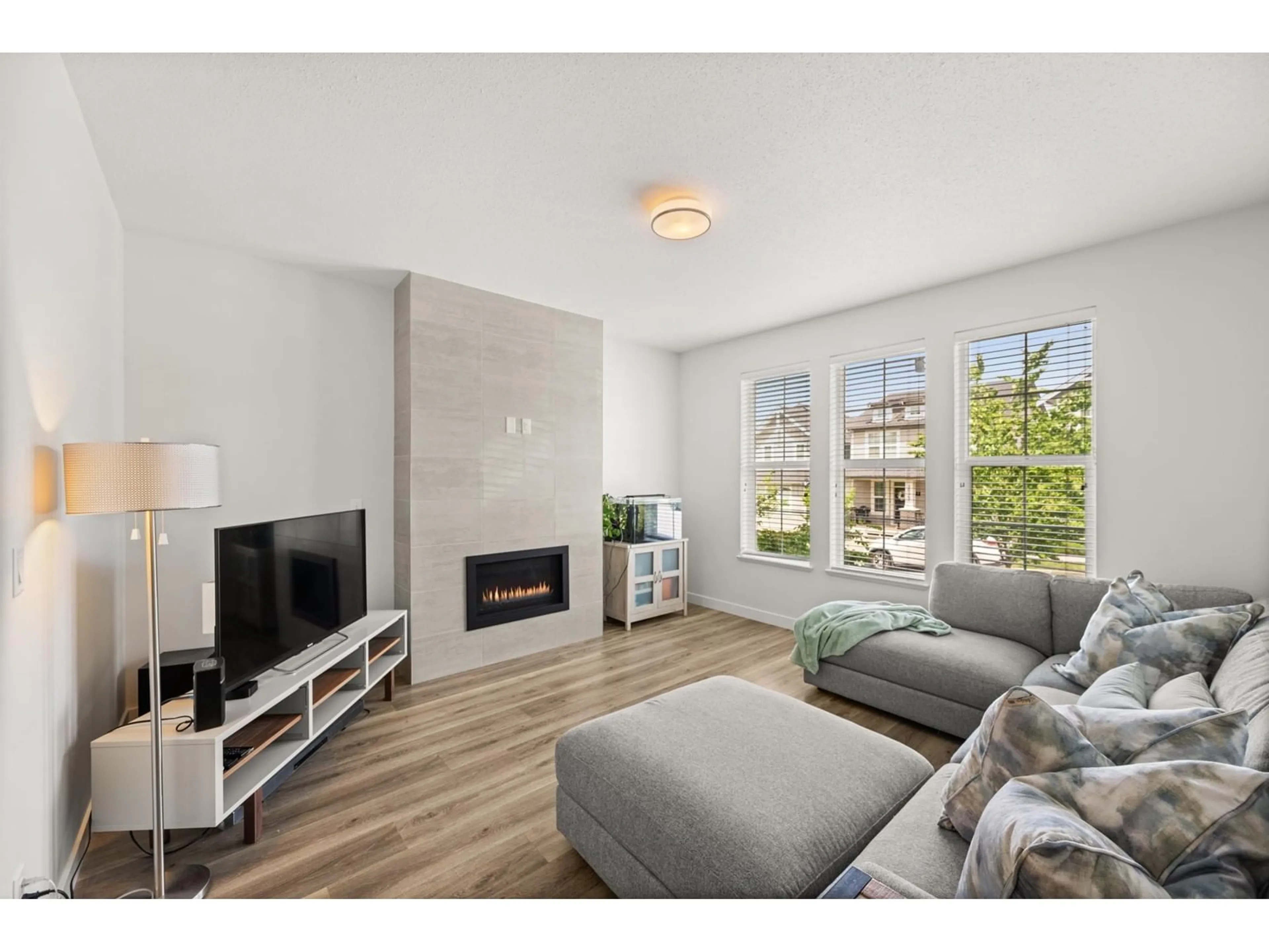 Living room with furniture, unknown for 20274 82A, Langley British Columbia V2Y0Z1