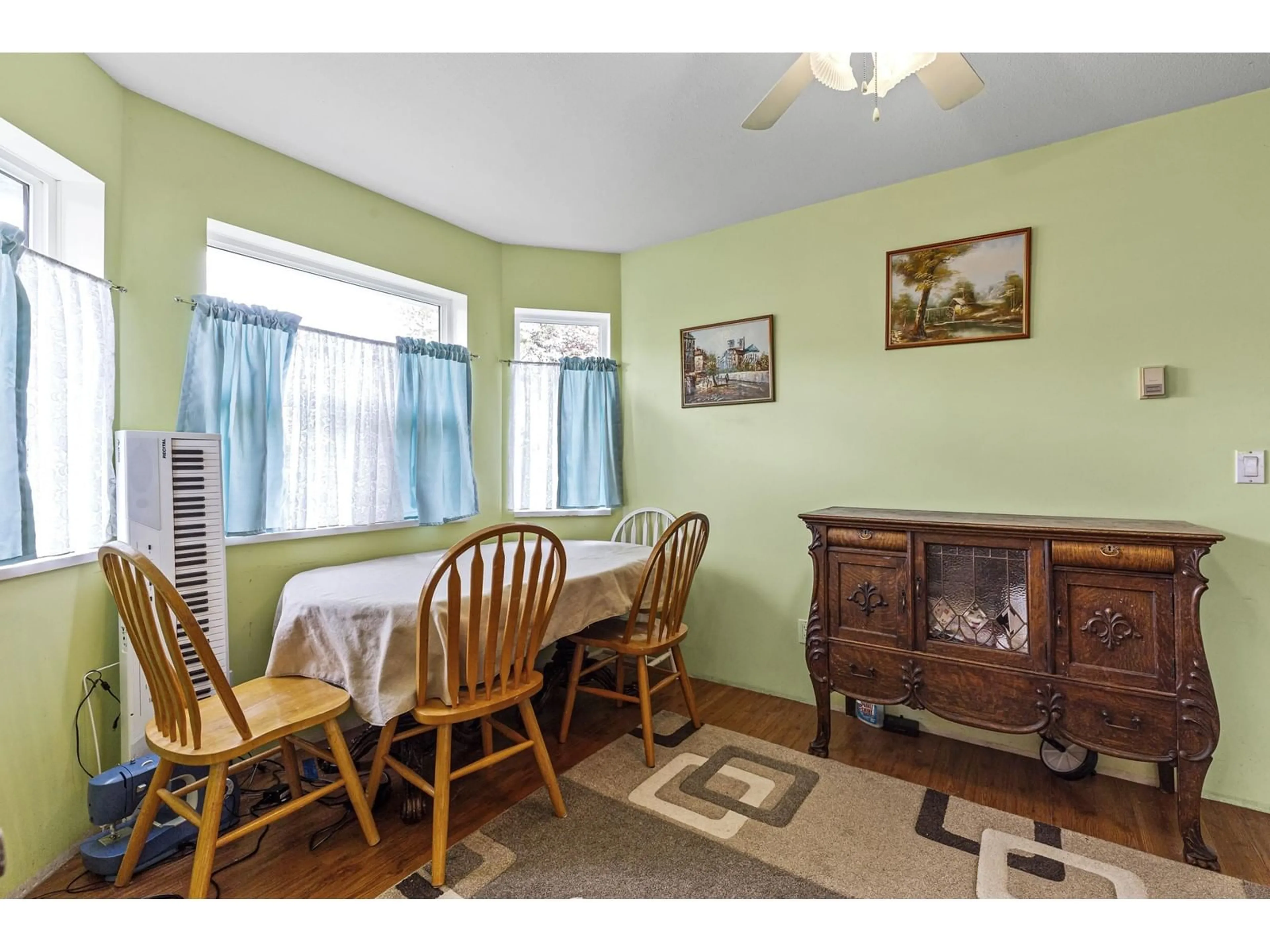 Dining room, unknown for 5 - 32139 7TH, Mission British Columbia V2V2A9