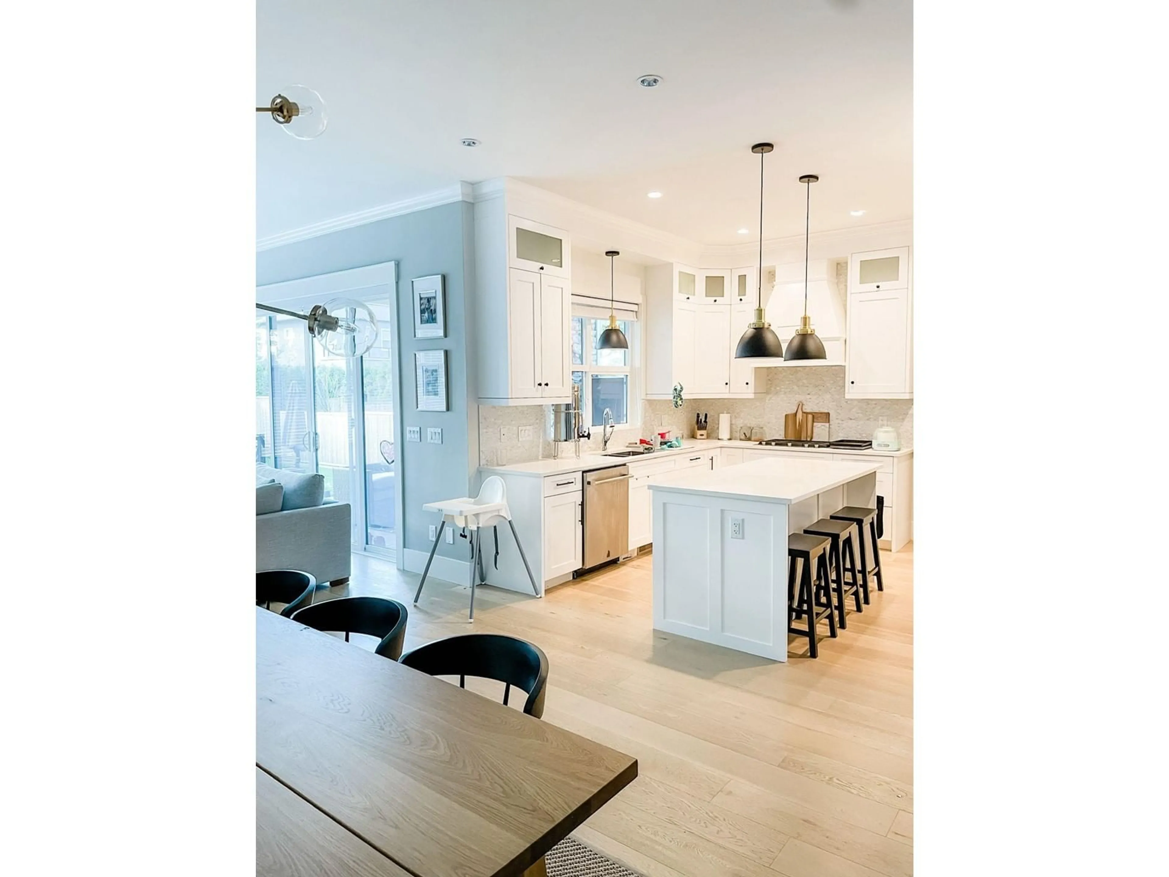 Open concept kitchen, unknown for 17138 0A, Surrey British Columbia V3Z0Y9