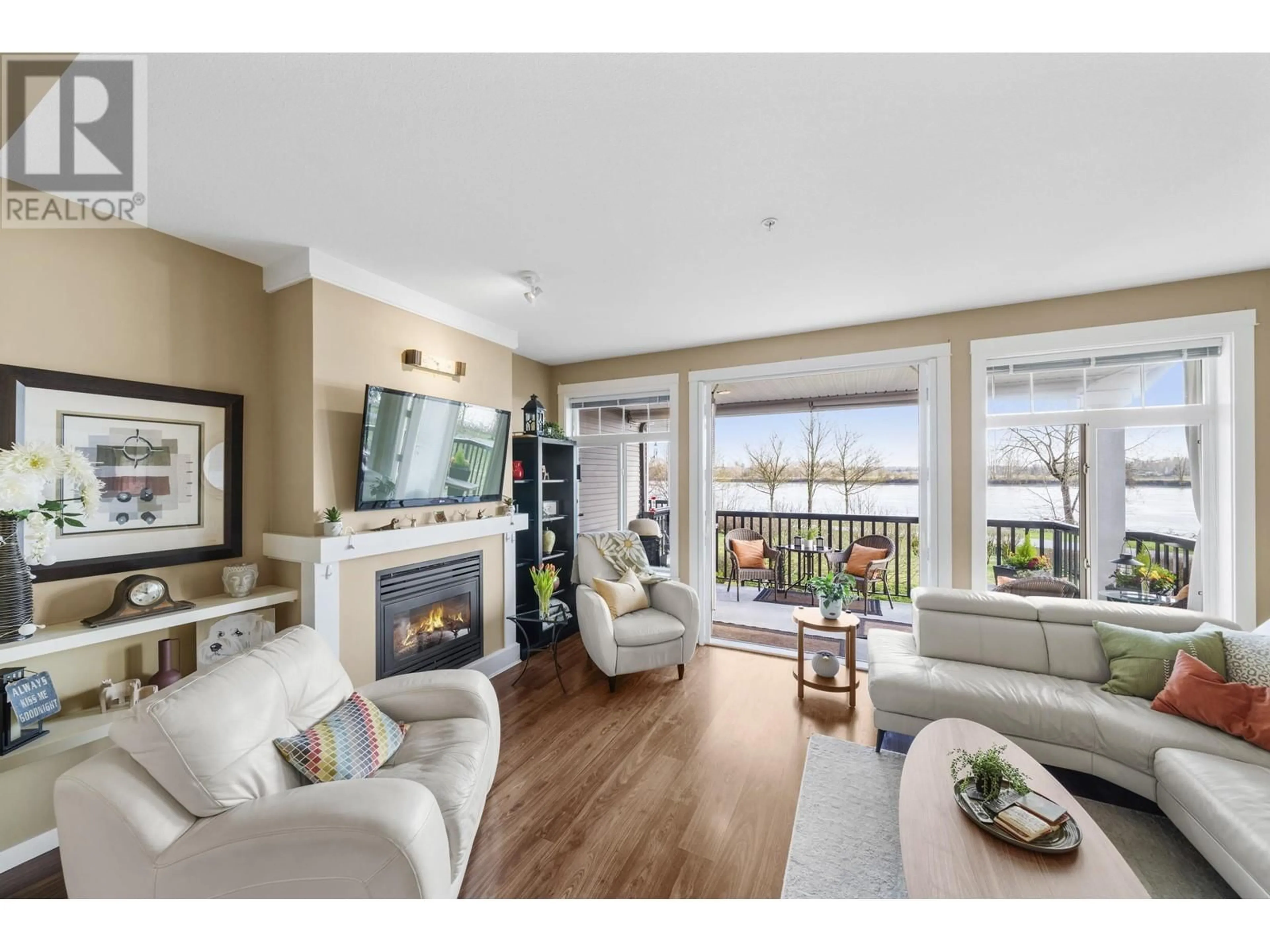 Living room with furniture, unknown for 30 - 19490 FRASER WAY, Pitt Meadows British Columbia V3Y0B6