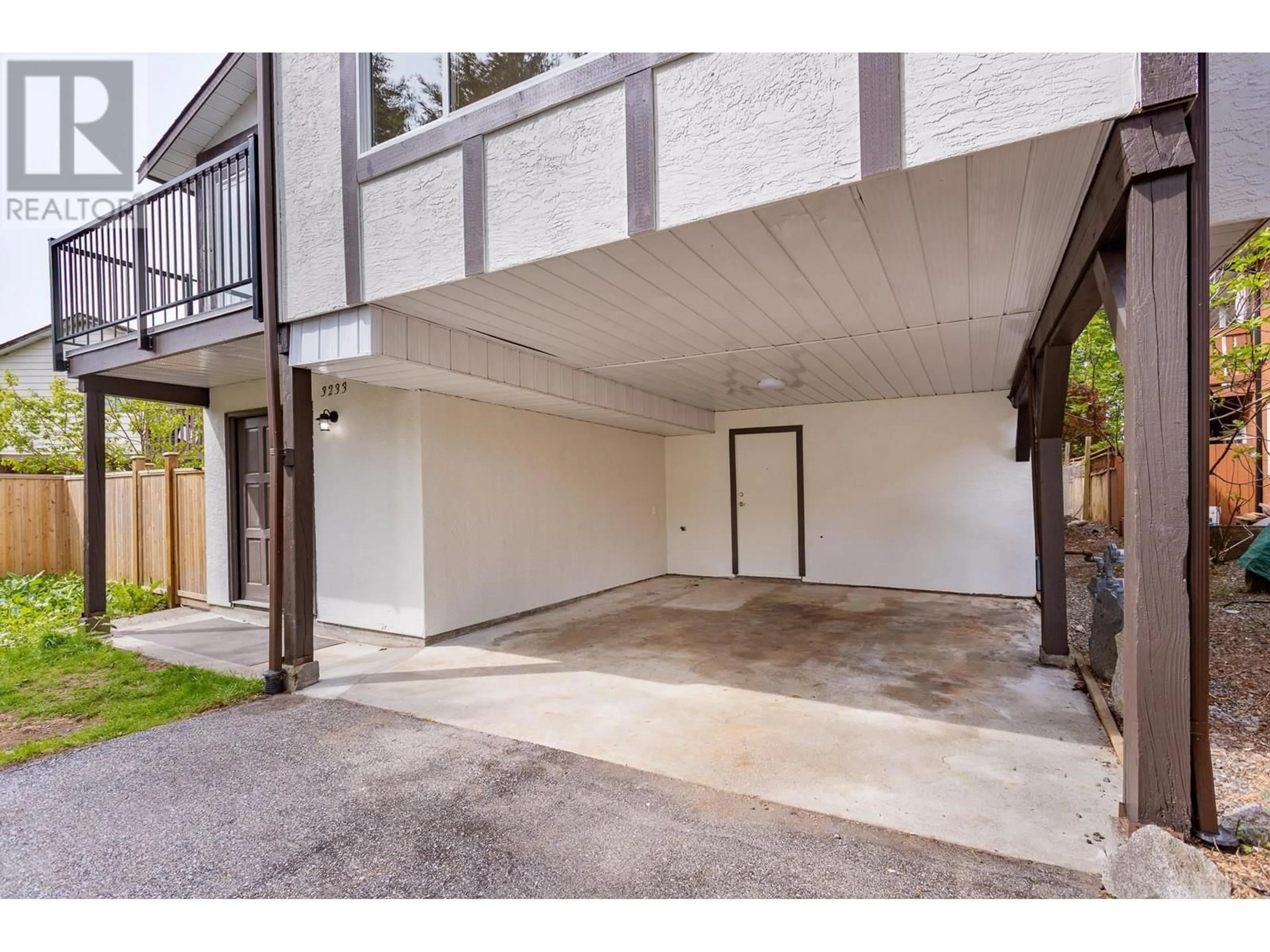 Indoor garage for 3233 MAYNE CRESCENT, Coquitlam British Columbia V3E1C9