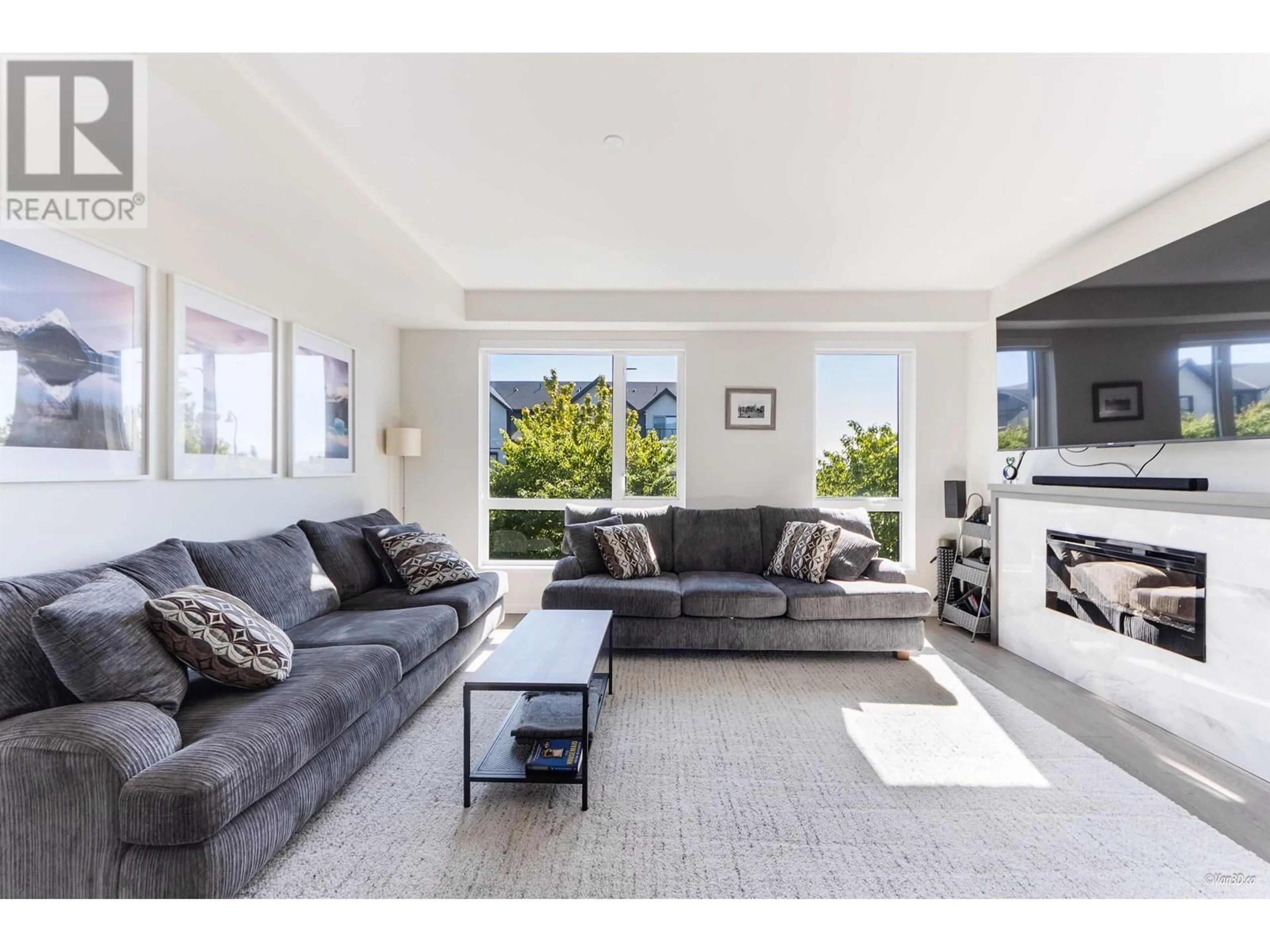 Living room with furniture, unknown for 221 - 4738 HEMLOCK WAY, Tsawwassen British Columbia V4M0E3