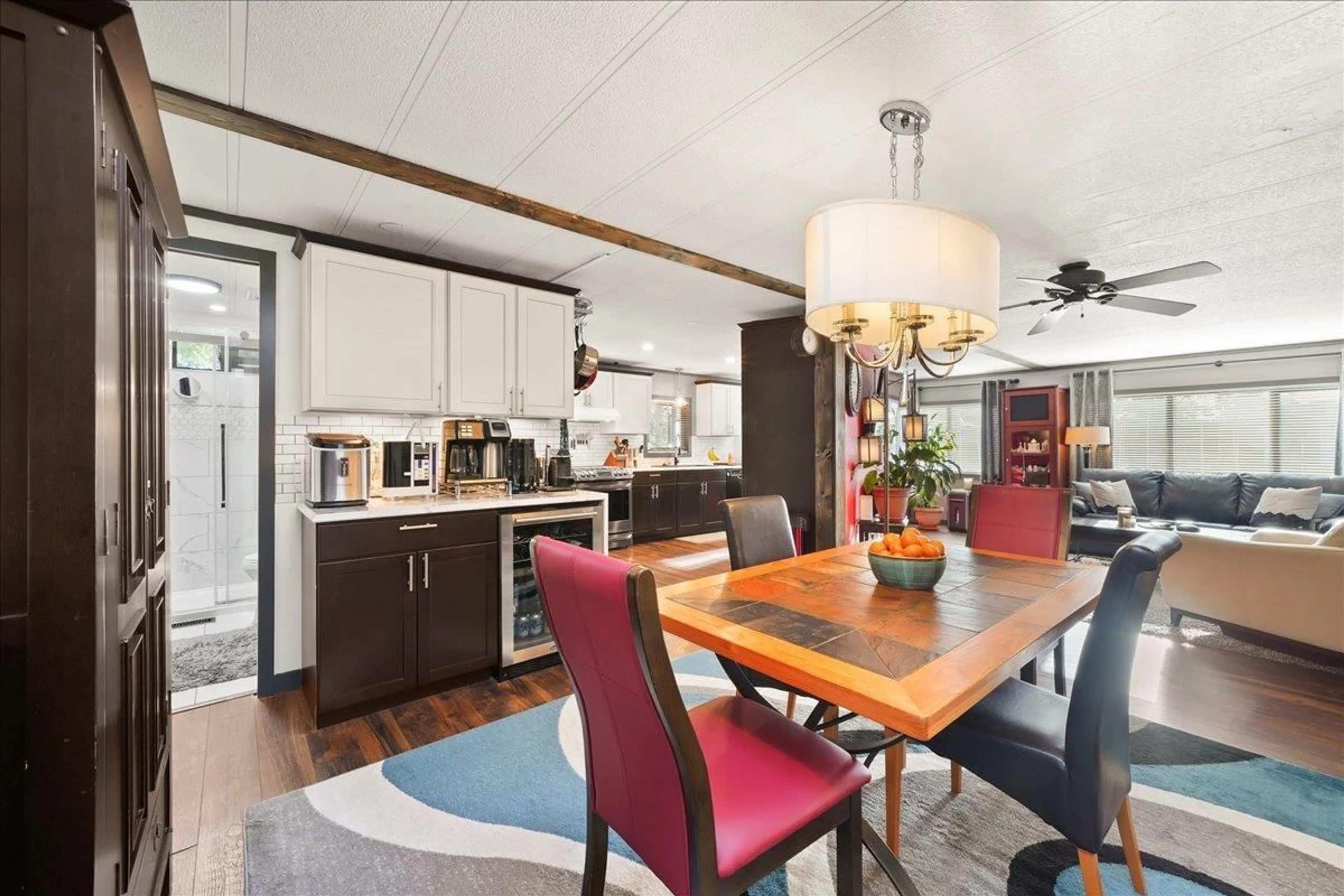 Open concept kitchen, wood/laminate floor for 340 - 1840 160, Surrey British Columbia V4A4X4