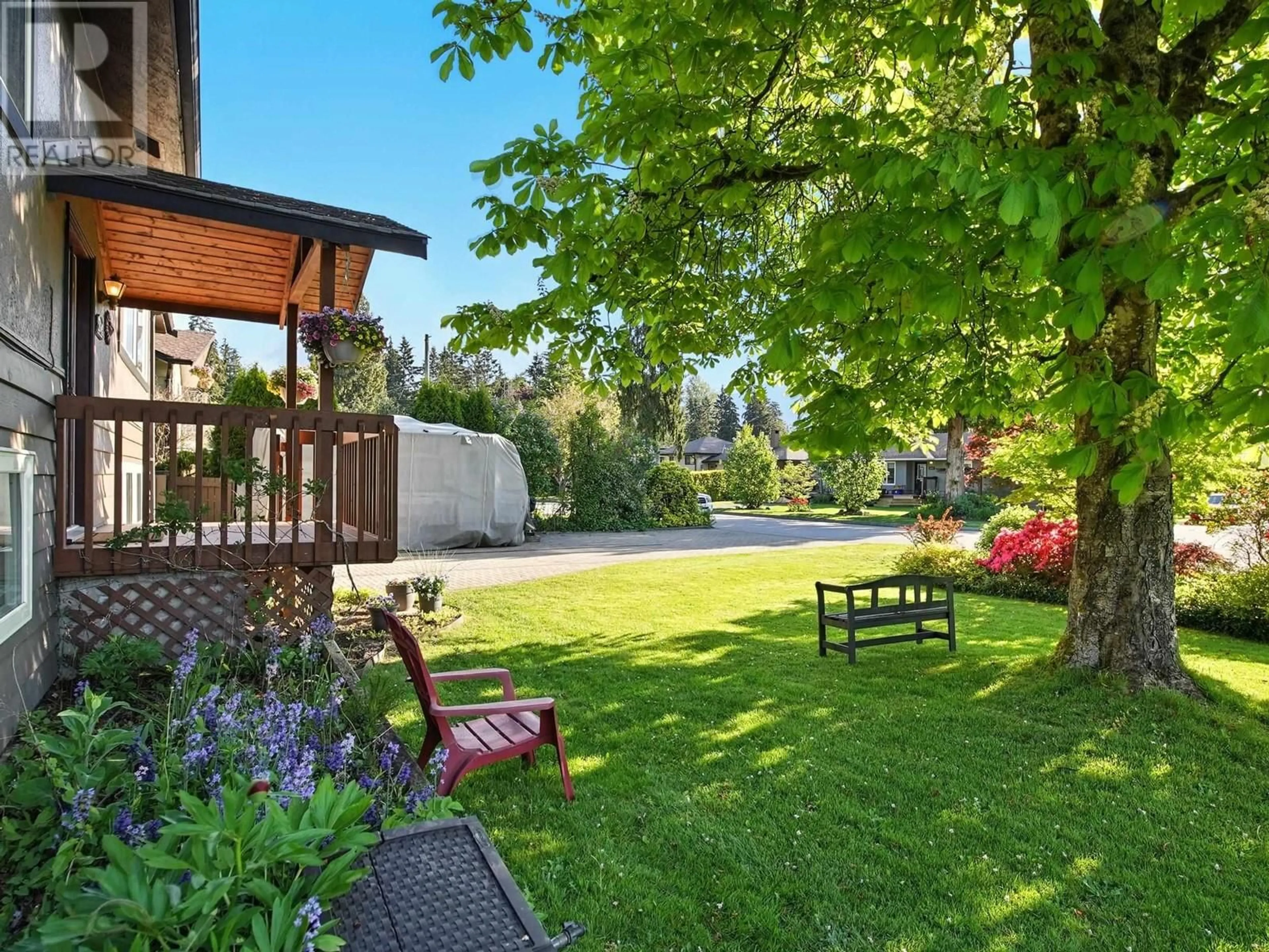 Patio, street for 2645 POPLYNN DRIVE, North Vancouver British Columbia V7J2Y1