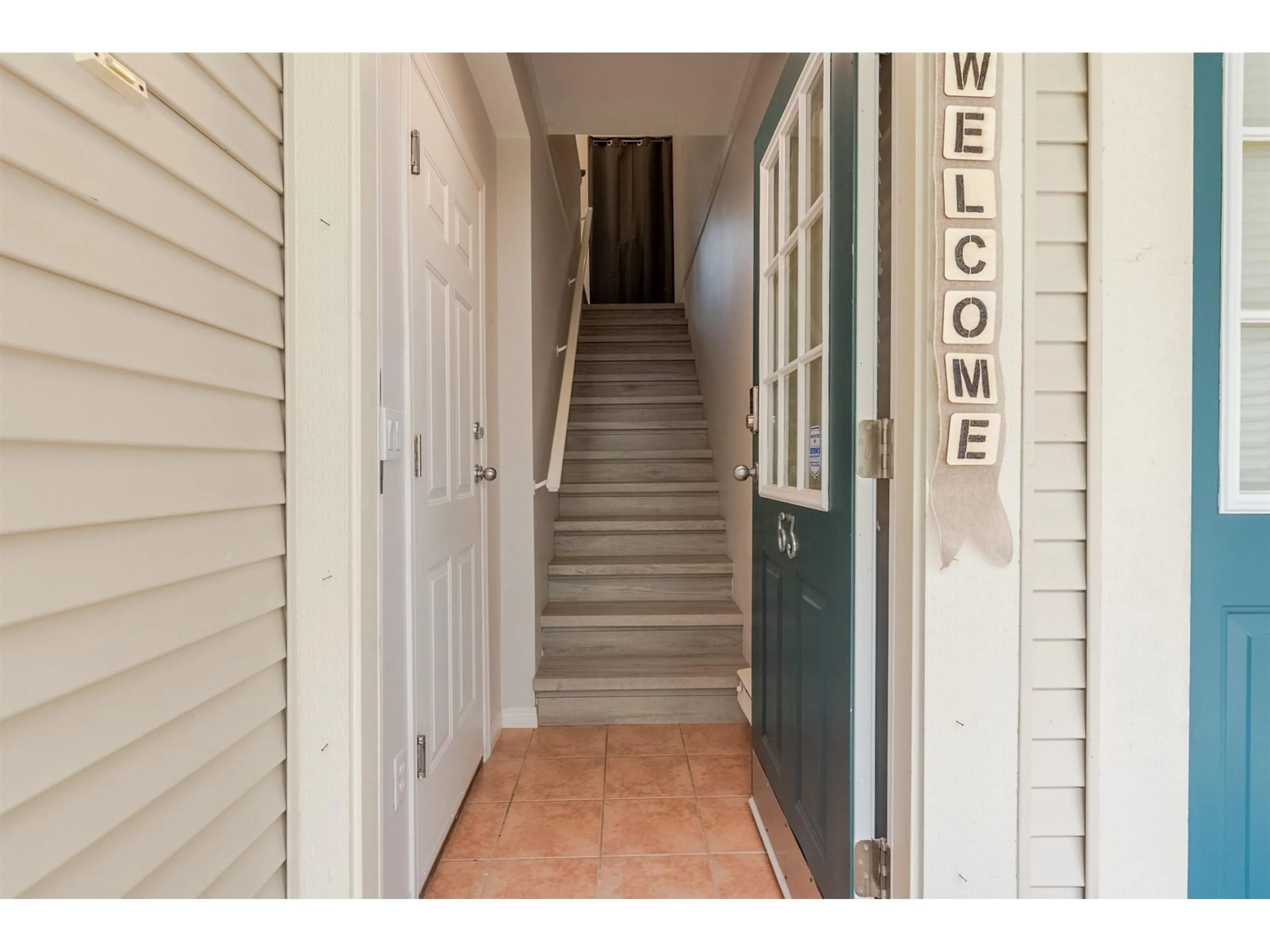 Indoor foyer for 63 - 8844 208, Langley British Columbia V1M3X7