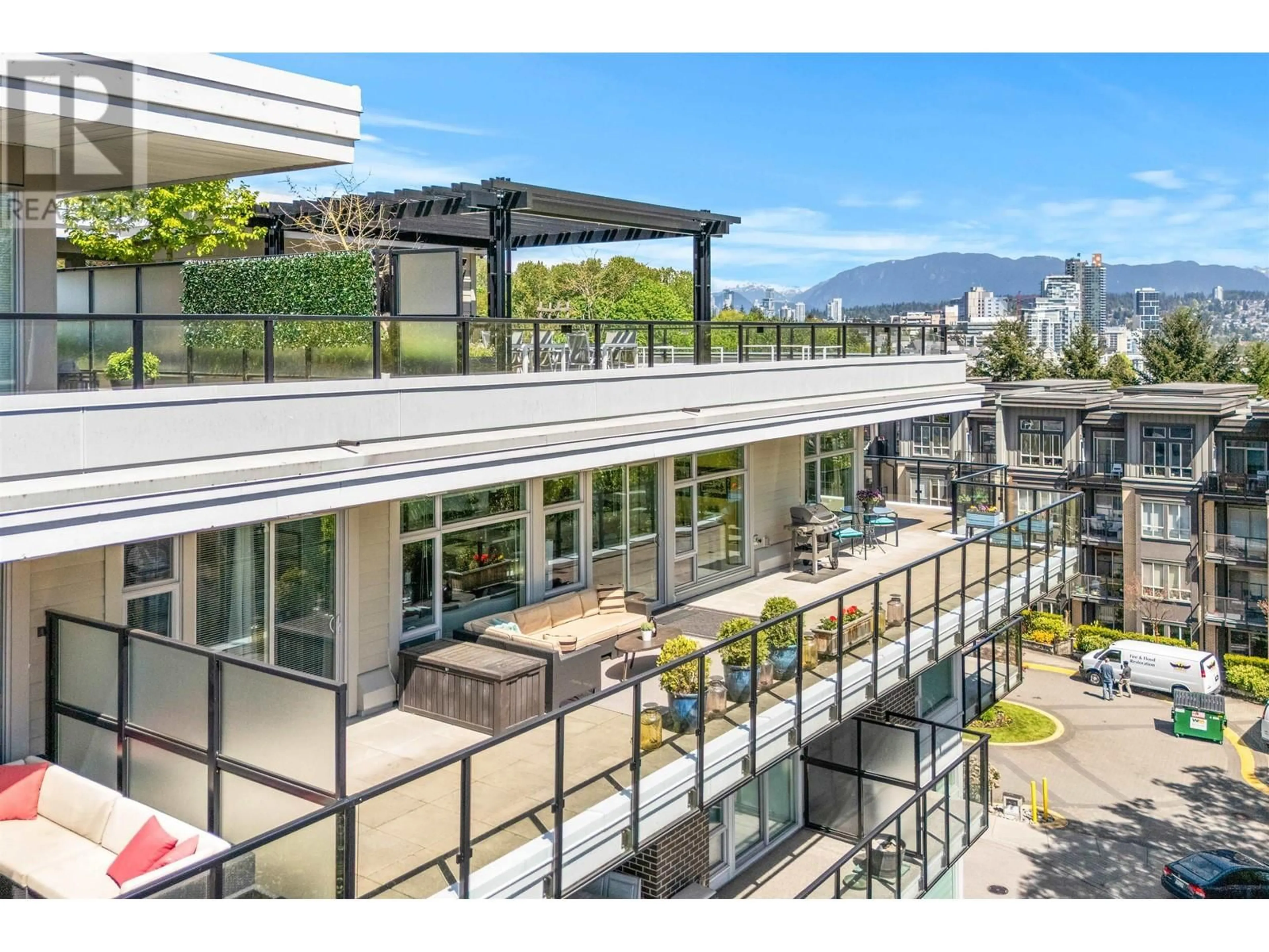 Patio, mountain view for 311 - 28 ROYAL AVENUE, New Westminster British Columbia V3L0B7