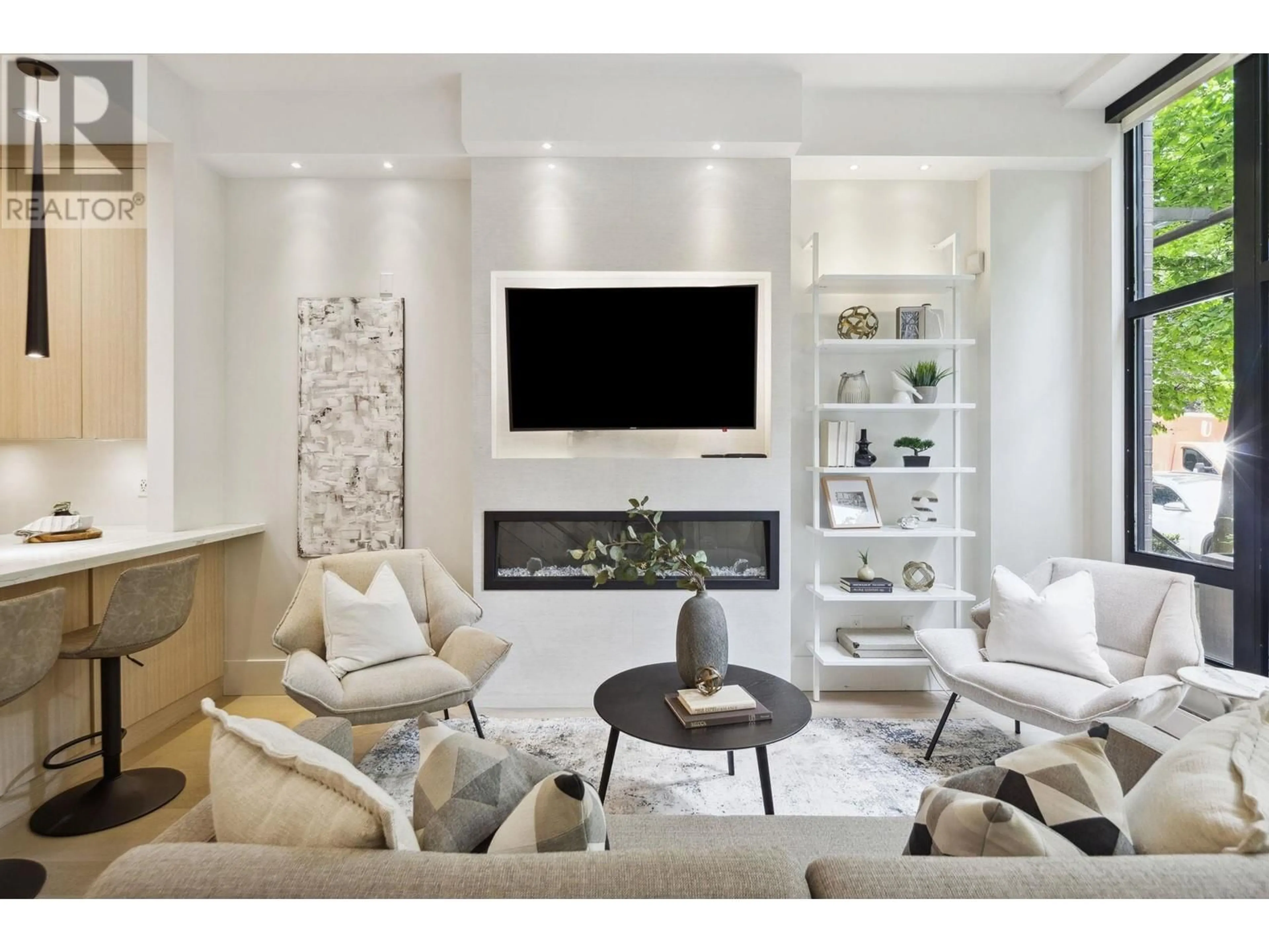 Living room with furniture, unknown for 1269 RICHARDS STREET, Vancouver British Columbia V6B3G3