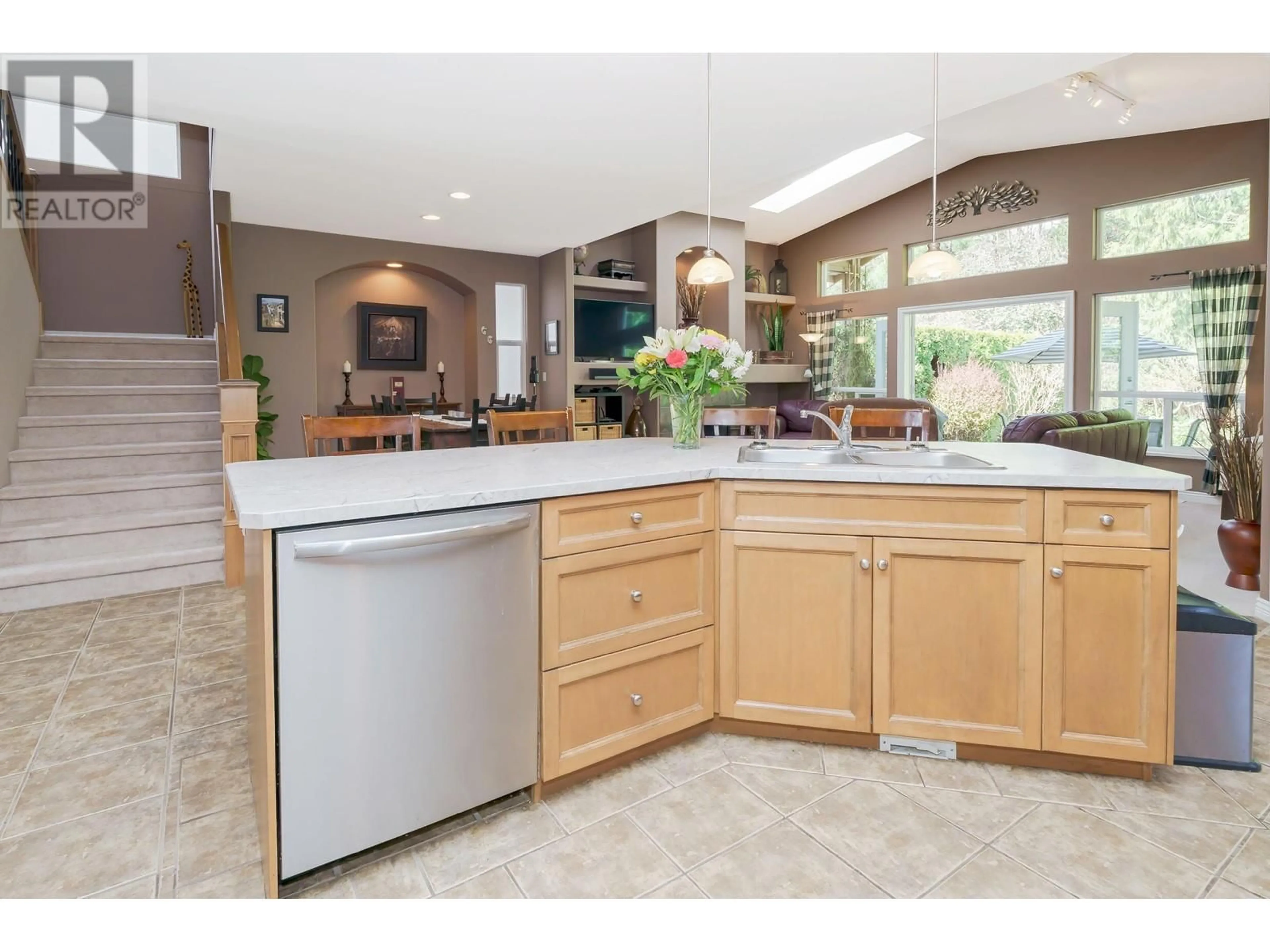 Open concept kitchen, ceramic/tile floor for 3 - 11442 BEST STREET, Maple Ridge British Columbia V2X7C7