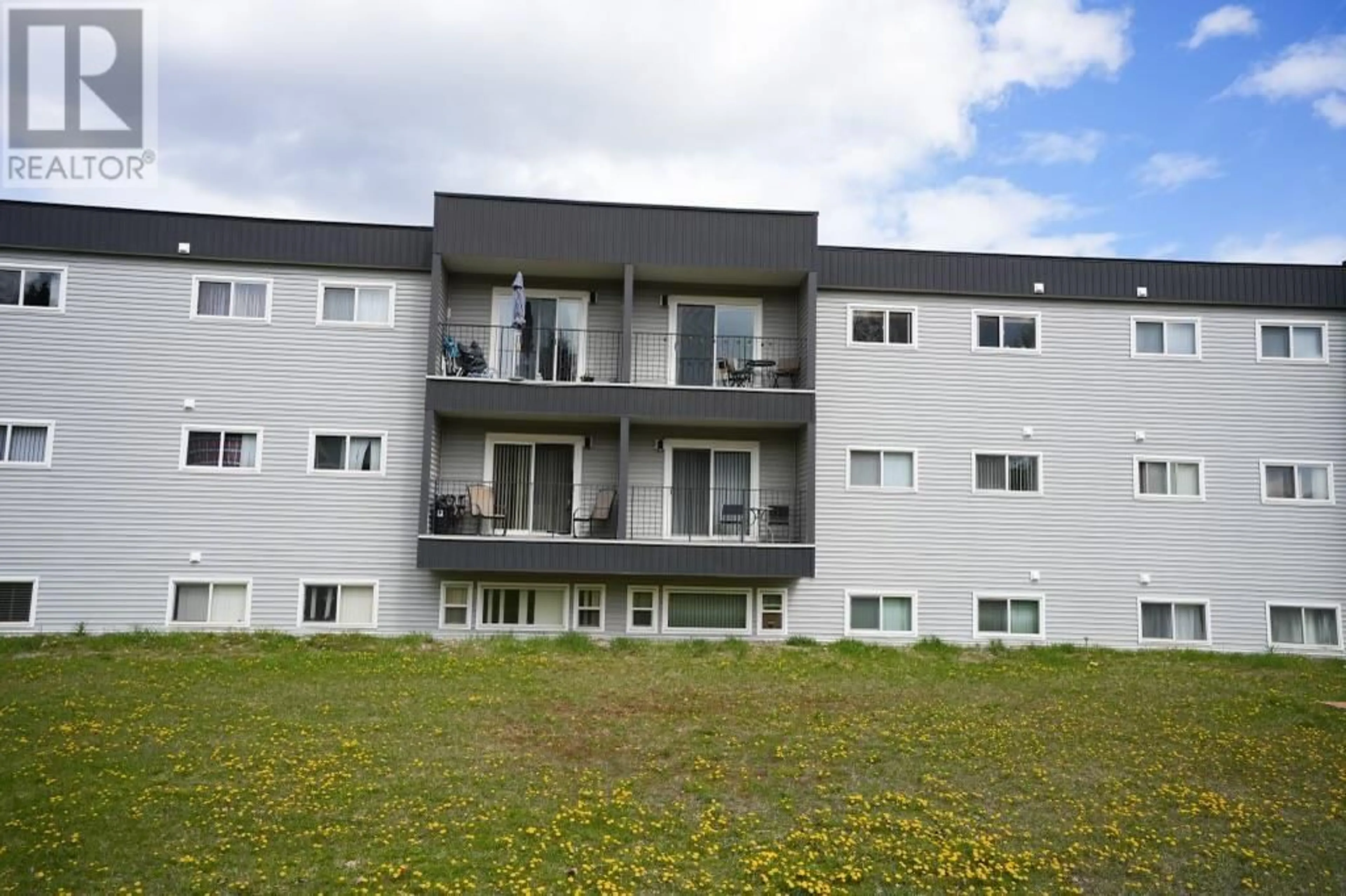 Patio, building for 305 - 3777 MASSEY DRIVE, Prince George British Columbia V2N4J6