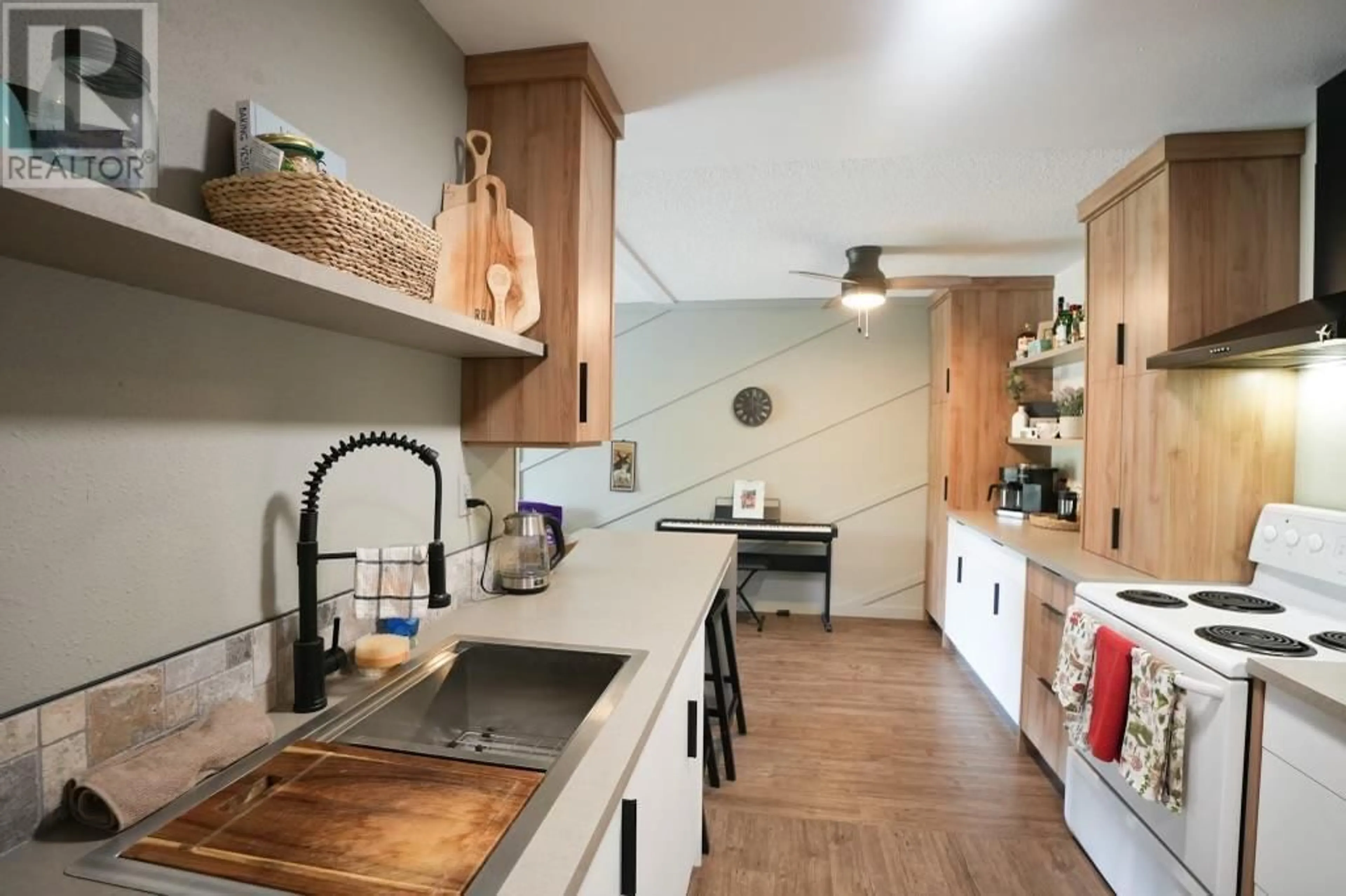 Open concept kitchen, unknown for 305 - 3777 MASSEY DRIVE, Prince George British Columbia V2N4J6