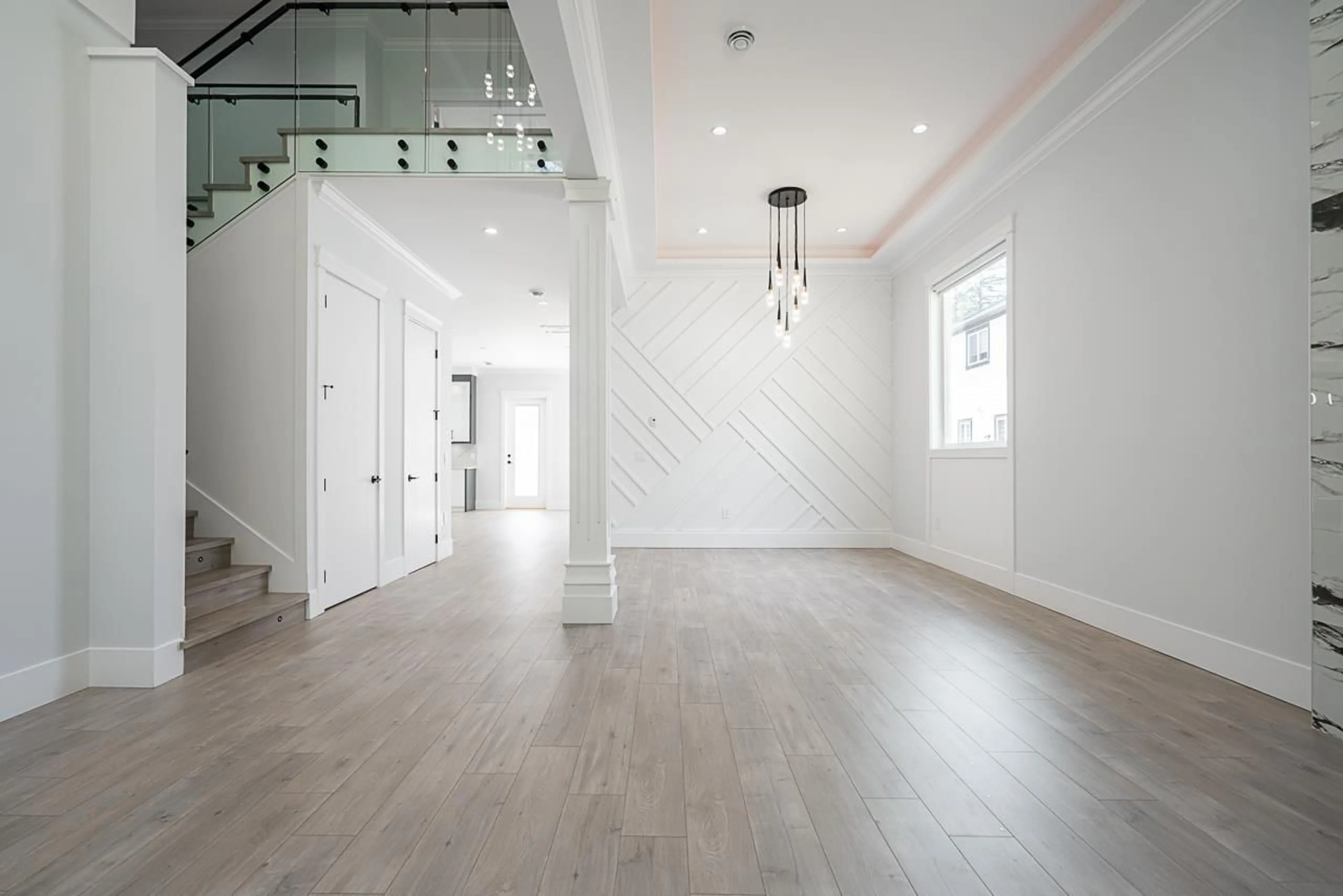 Indoor foyer for 20126 27A, Langley British Columbia V2Z0B6