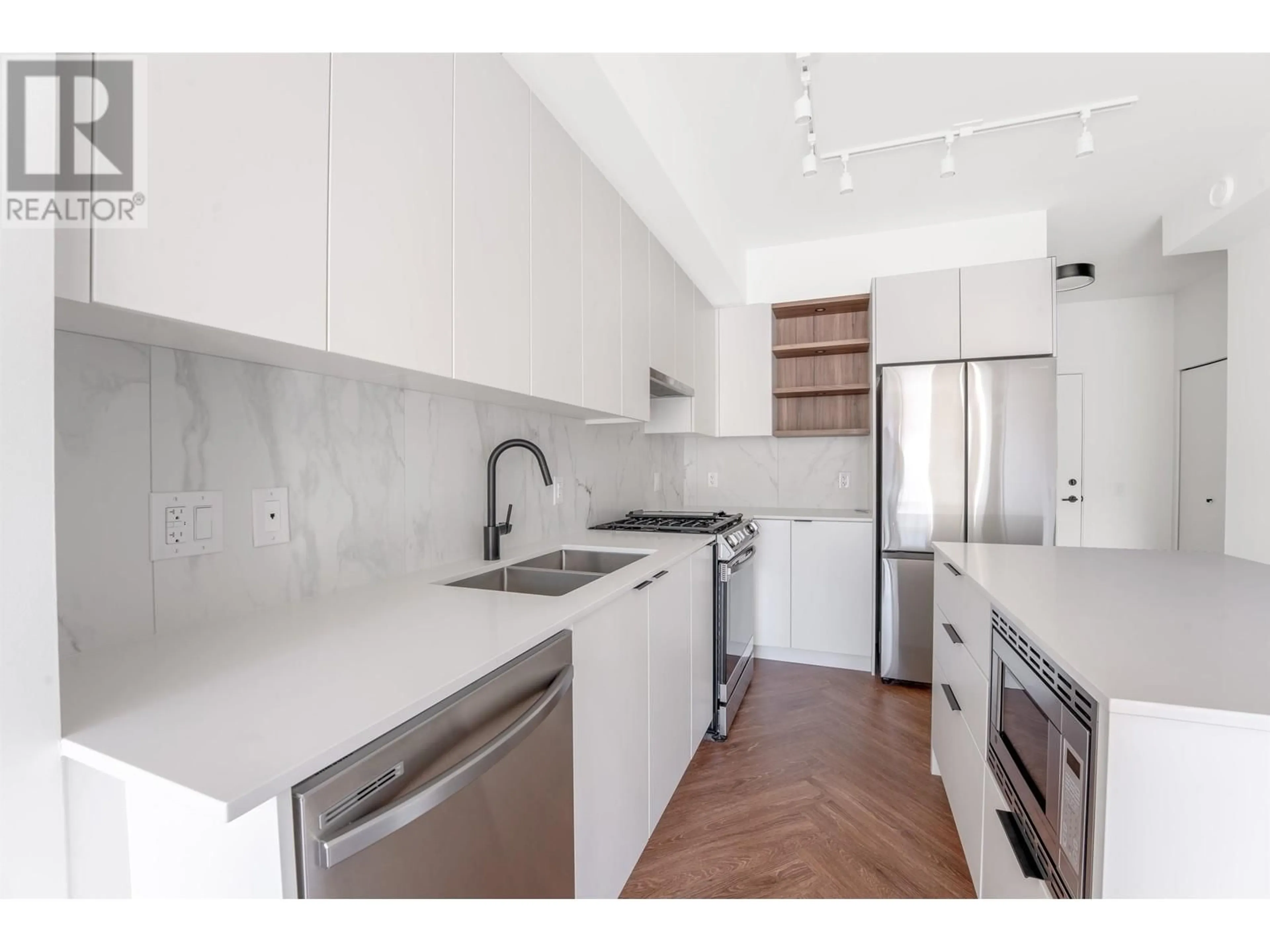 Standard kitchen, unknown for 524 - 3229 ST. JOHNS STREET, Port Moody British Columbia V3H0M4