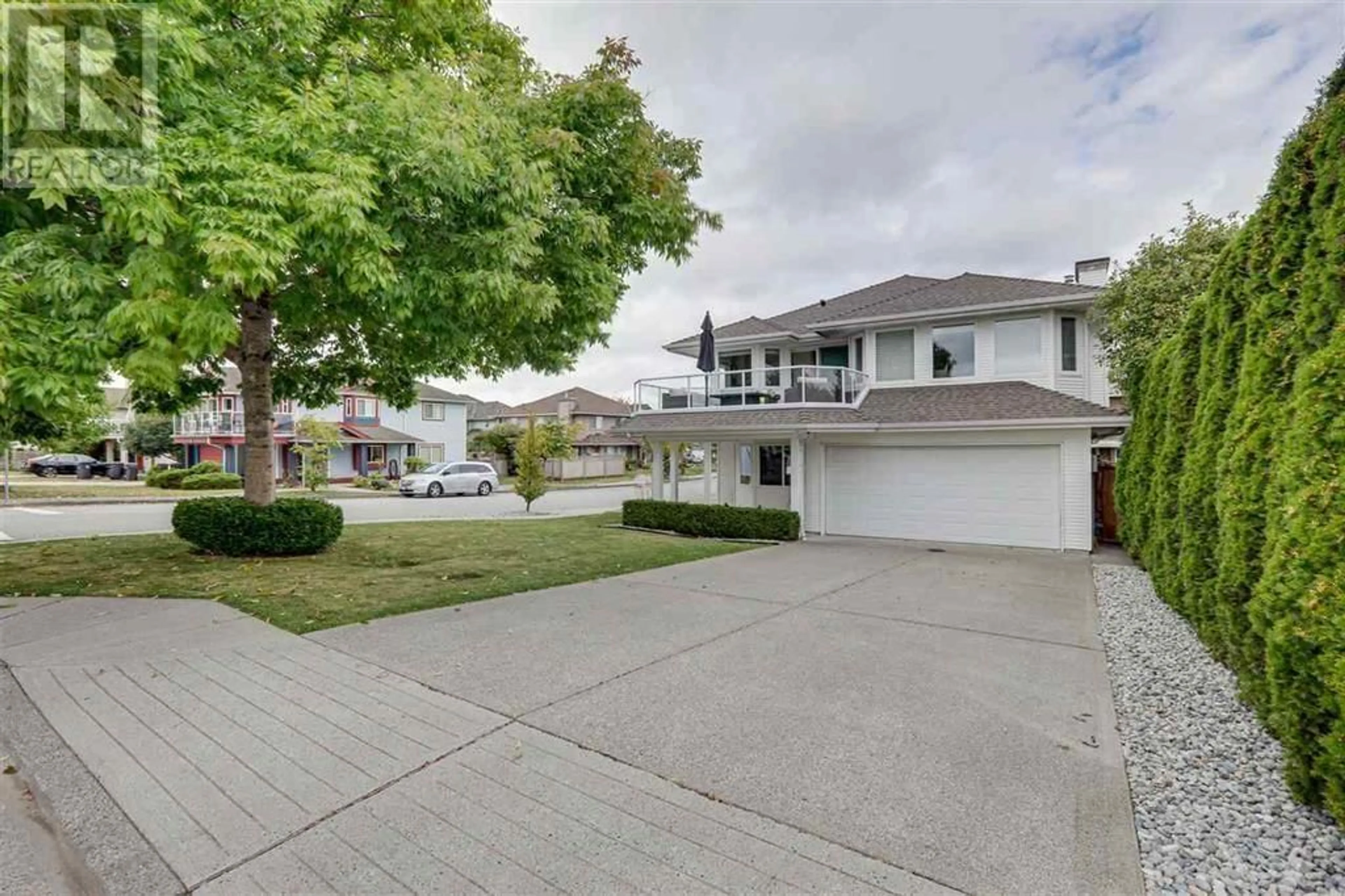 A pic from outside/outdoor area/front of a property/back of a property/a pic from drone, street for 1199 SOUTH DYKE ROAD, New Westminster British Columbia V3M5A2