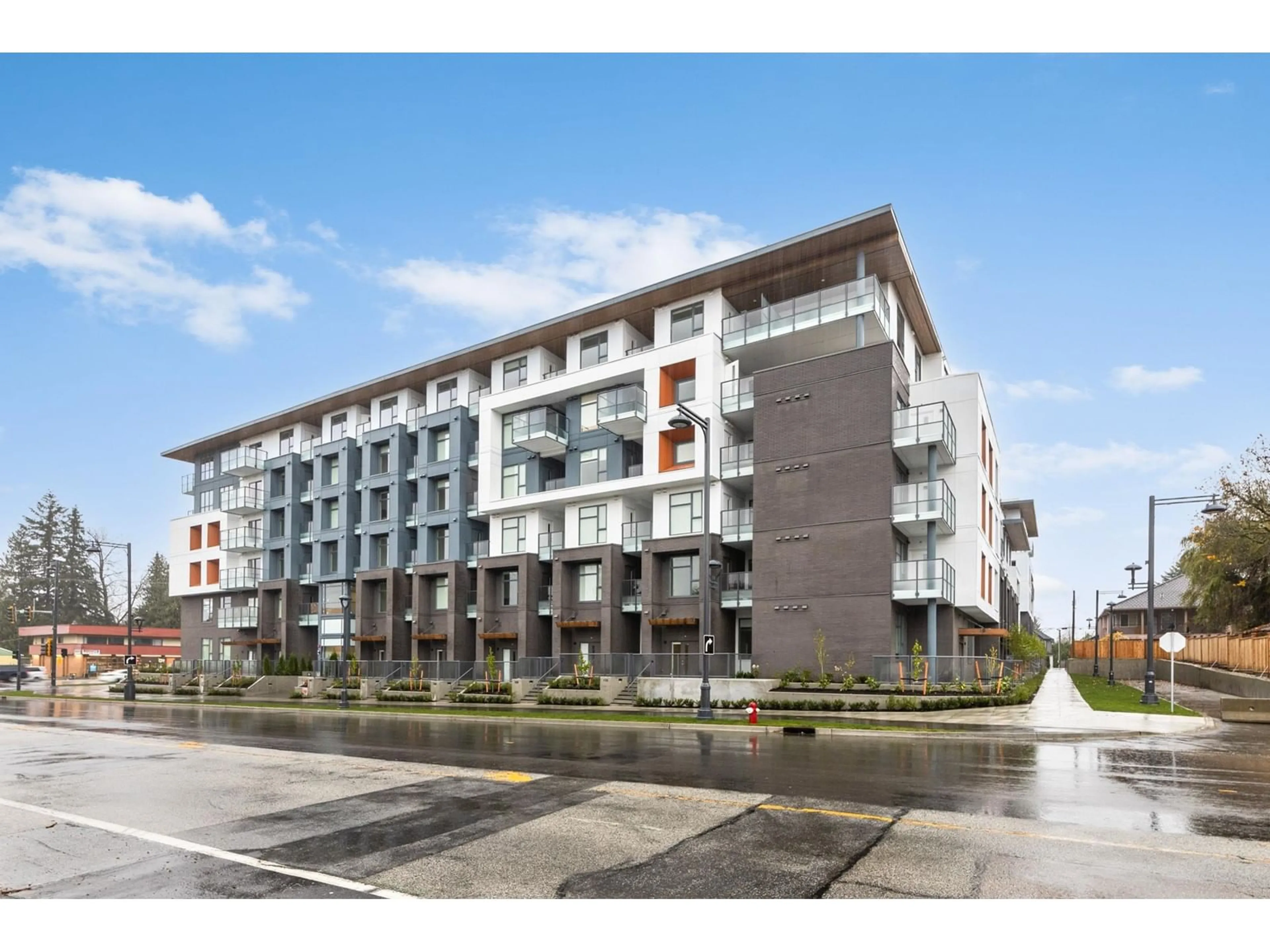 Blurry image for E322 - 10829 140, Surrey British Columbia V2R0H3