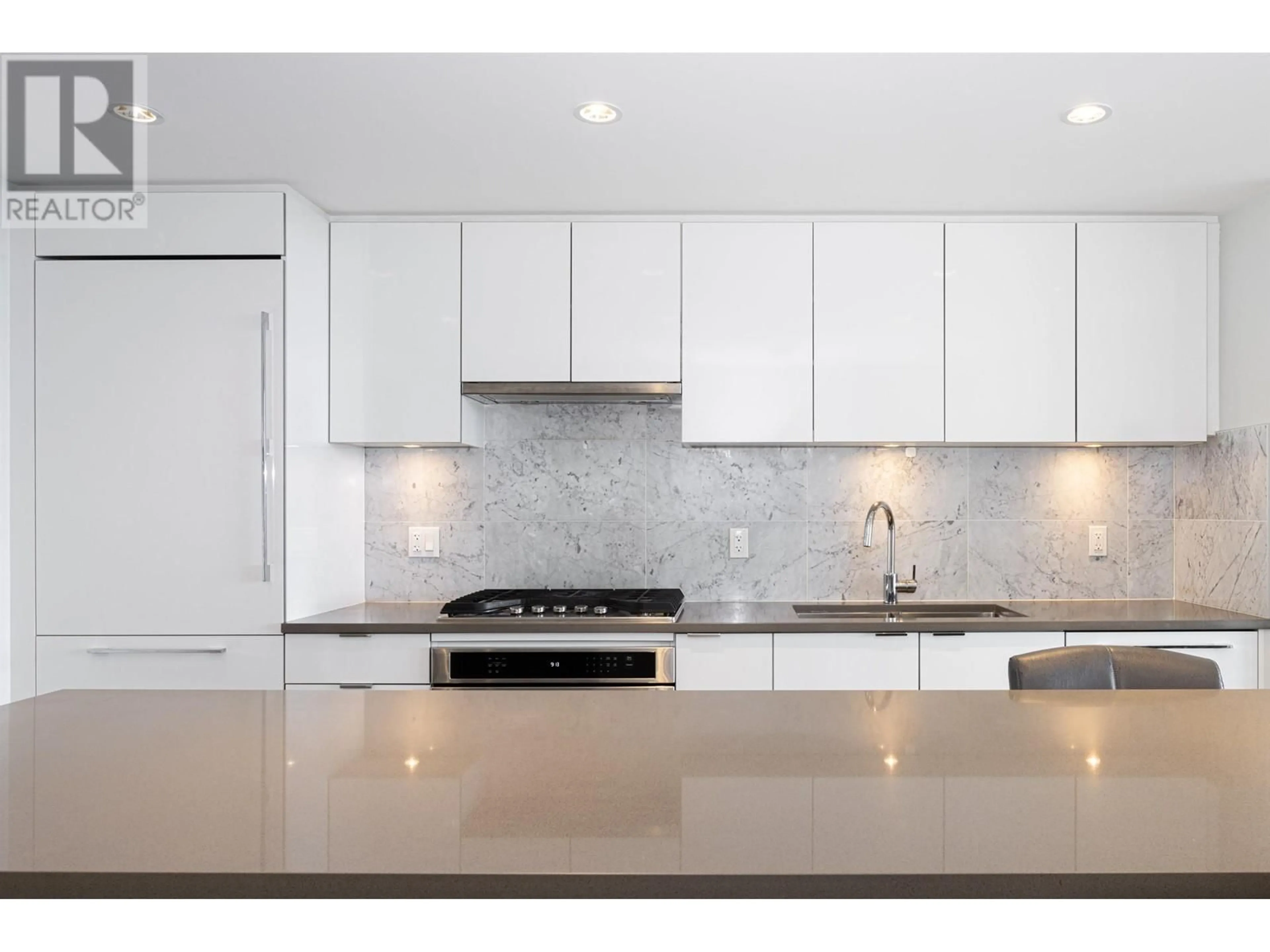 Unknown for 3905 - 5883 BARKER AVENUE, Burnaby British Columbia V5H0G4