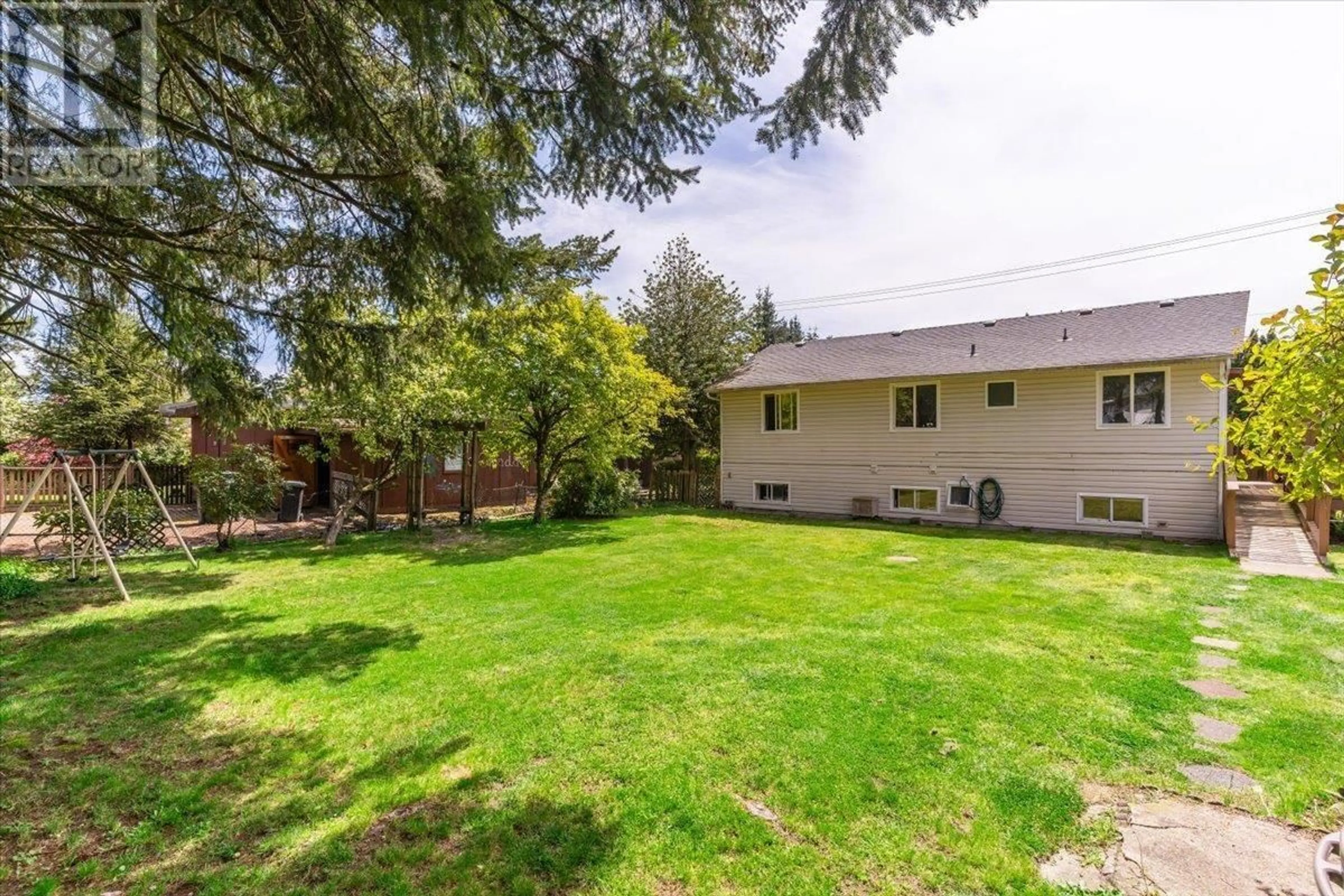 Patio, unknown for 2209 AUSTIN AVENUE, Coquitlam British Columbia V3K3R9