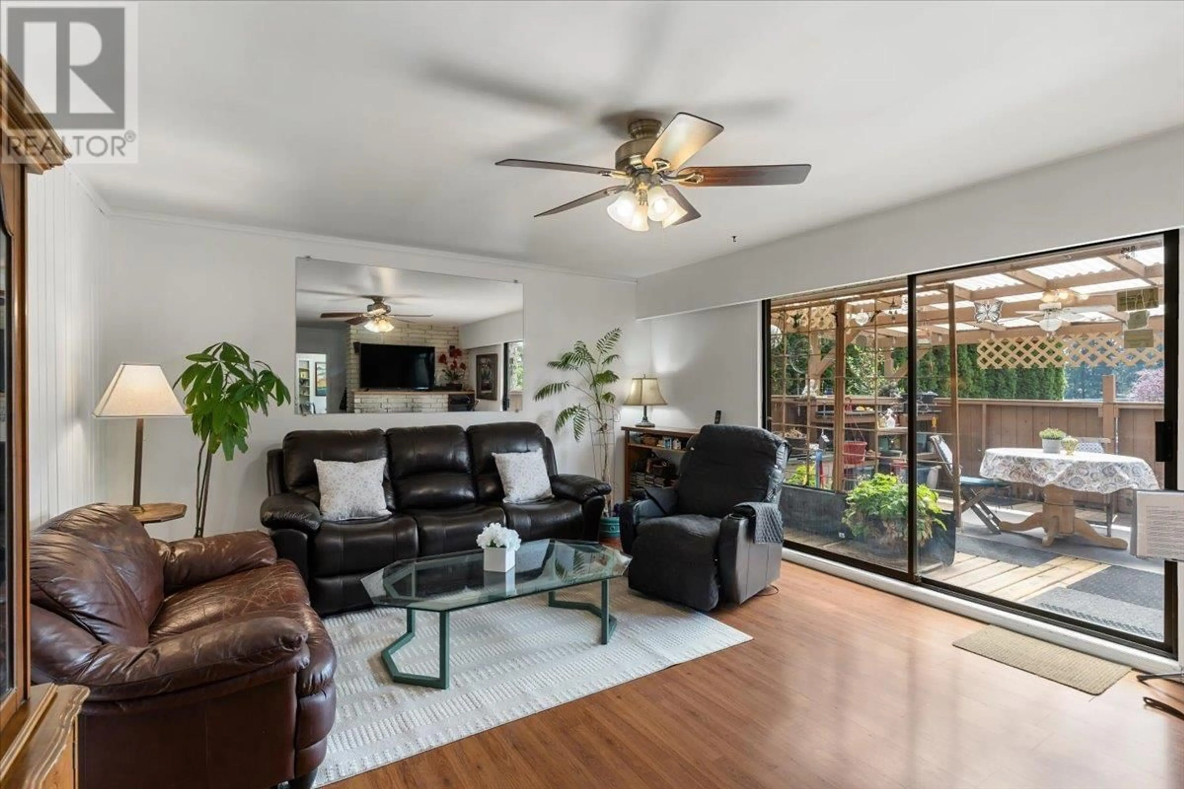 Living room with furniture, unknown for 2209 AUSTIN AVENUE, Coquitlam British Columbia V3K3R9