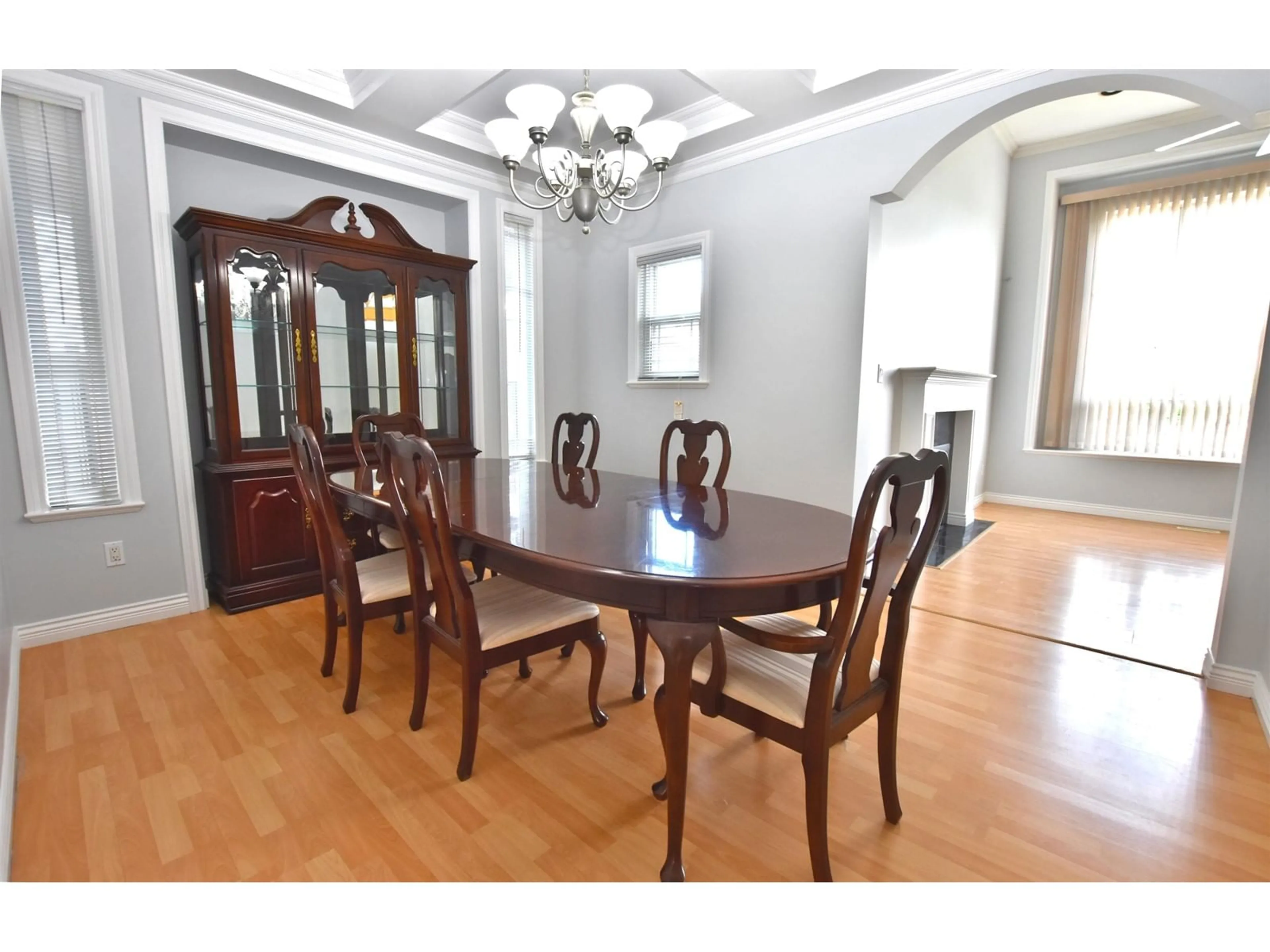 Dining room, wood/laminate floor for 14858 74, Surrey British Columbia V3S0T9