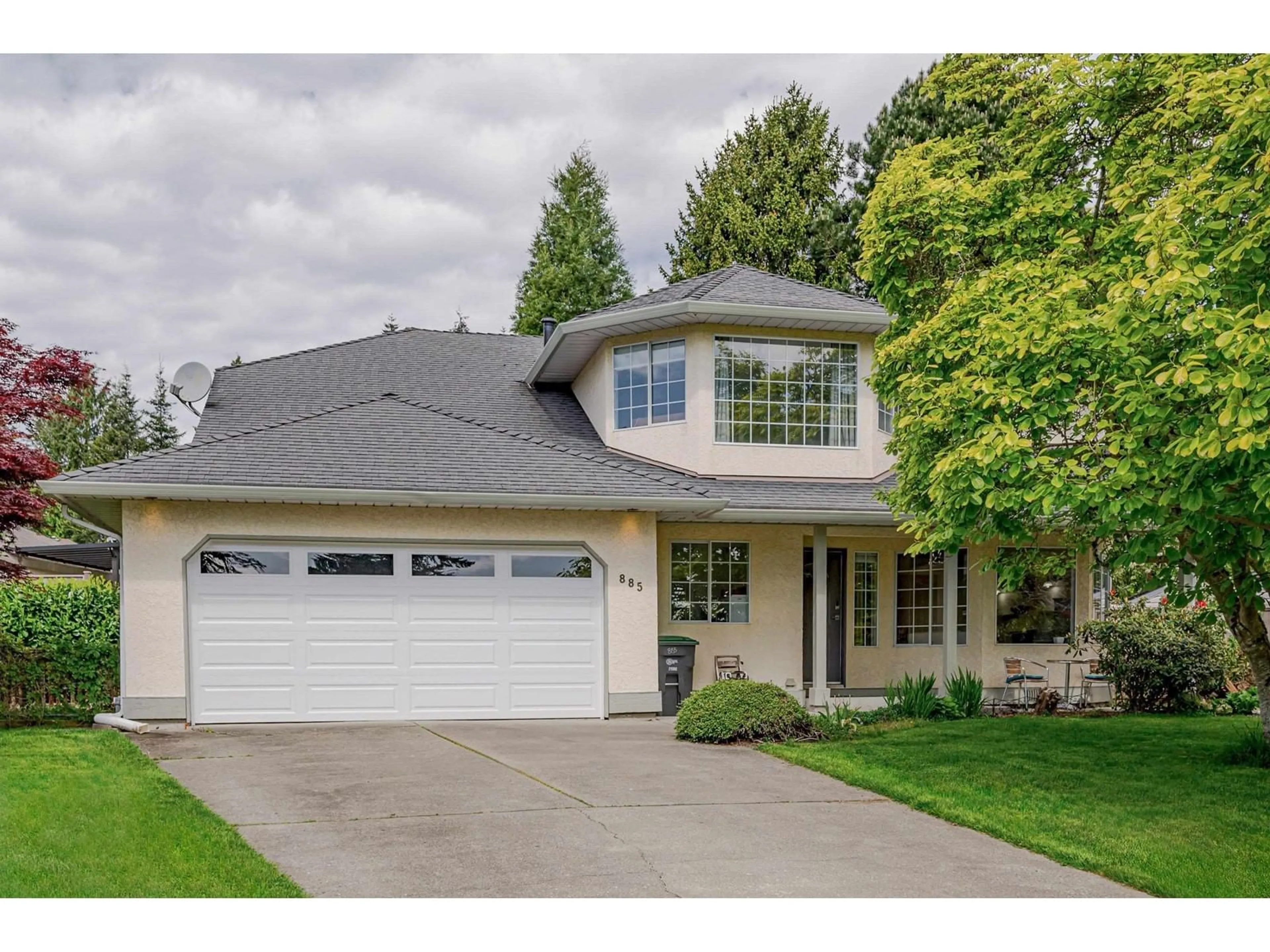 Home with vinyl exterior material, street for 885 165, Surrey British Columbia V4A9C1