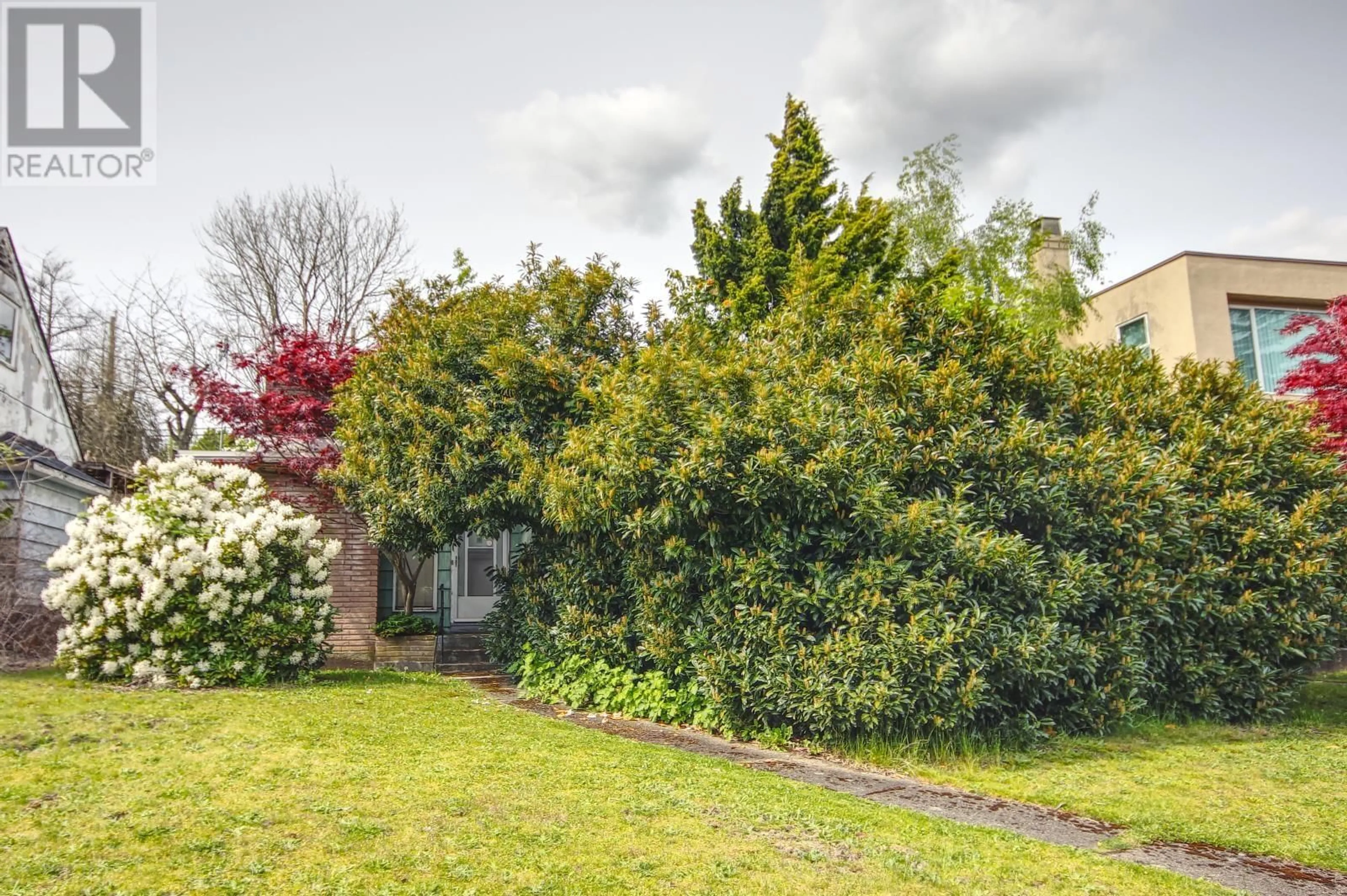 A pic from outside/outdoor area/front of a property/back of a property/a pic from drone, street for 2371 BONACCORD DRIVE, Vancouver British Columbia V5P2N8