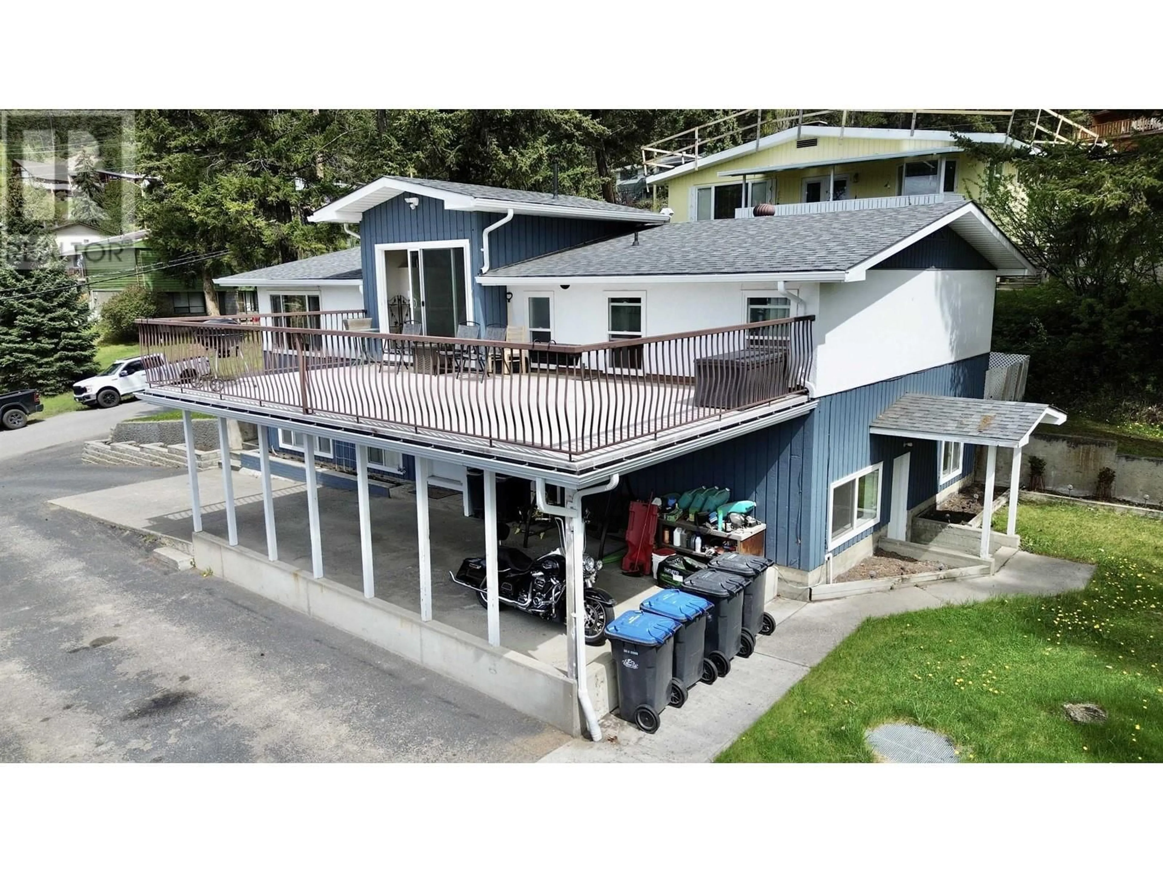 A pic from outside/outdoor area/front of a property/back of a property/a pic from drone, building for 1011 TOOP ROAD, Williams Lake British Columbia V2G2Z6