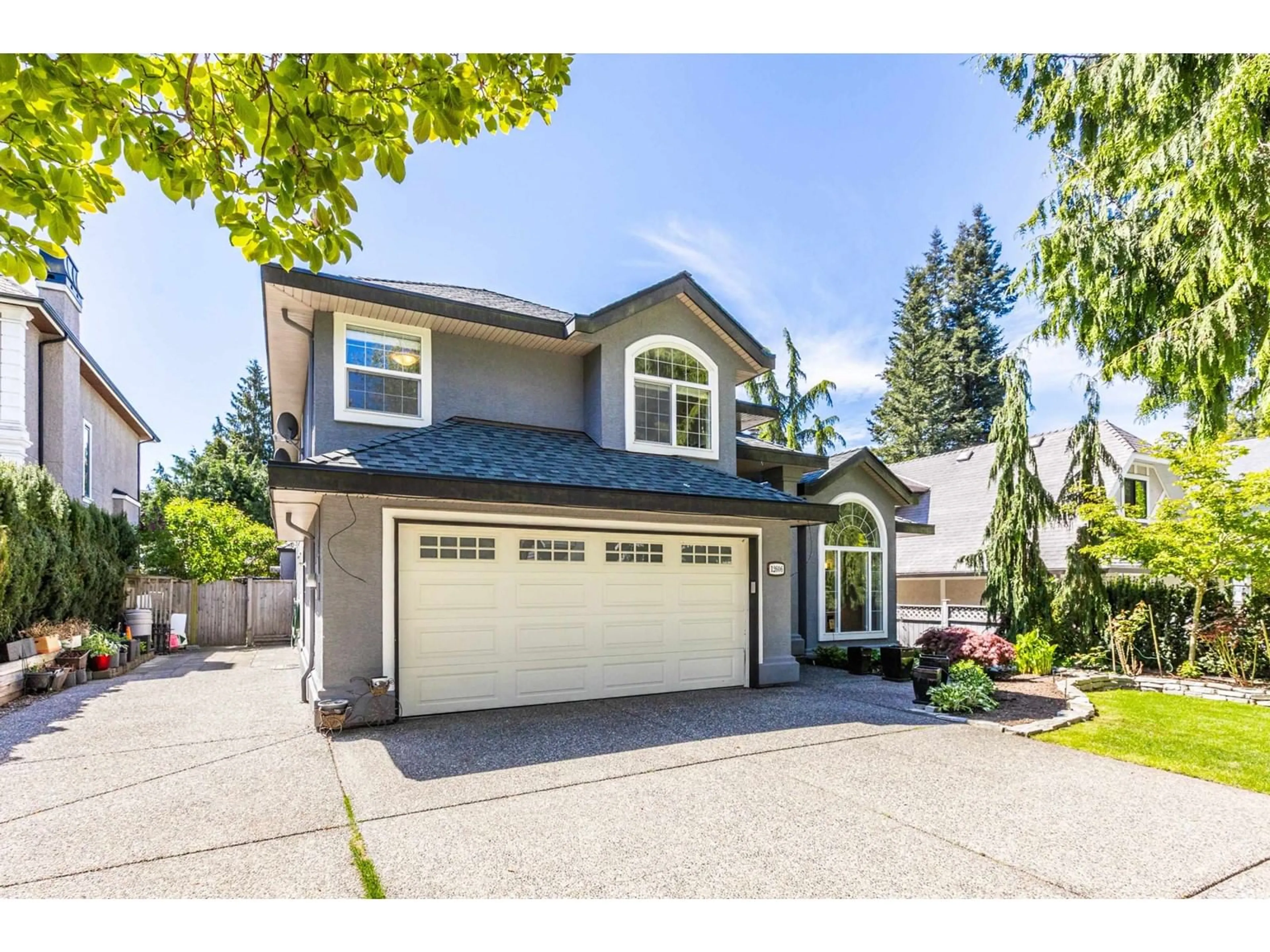 Home with vinyl exterior material, street for 12606 20, Surrey British Columbia V4A1Y6