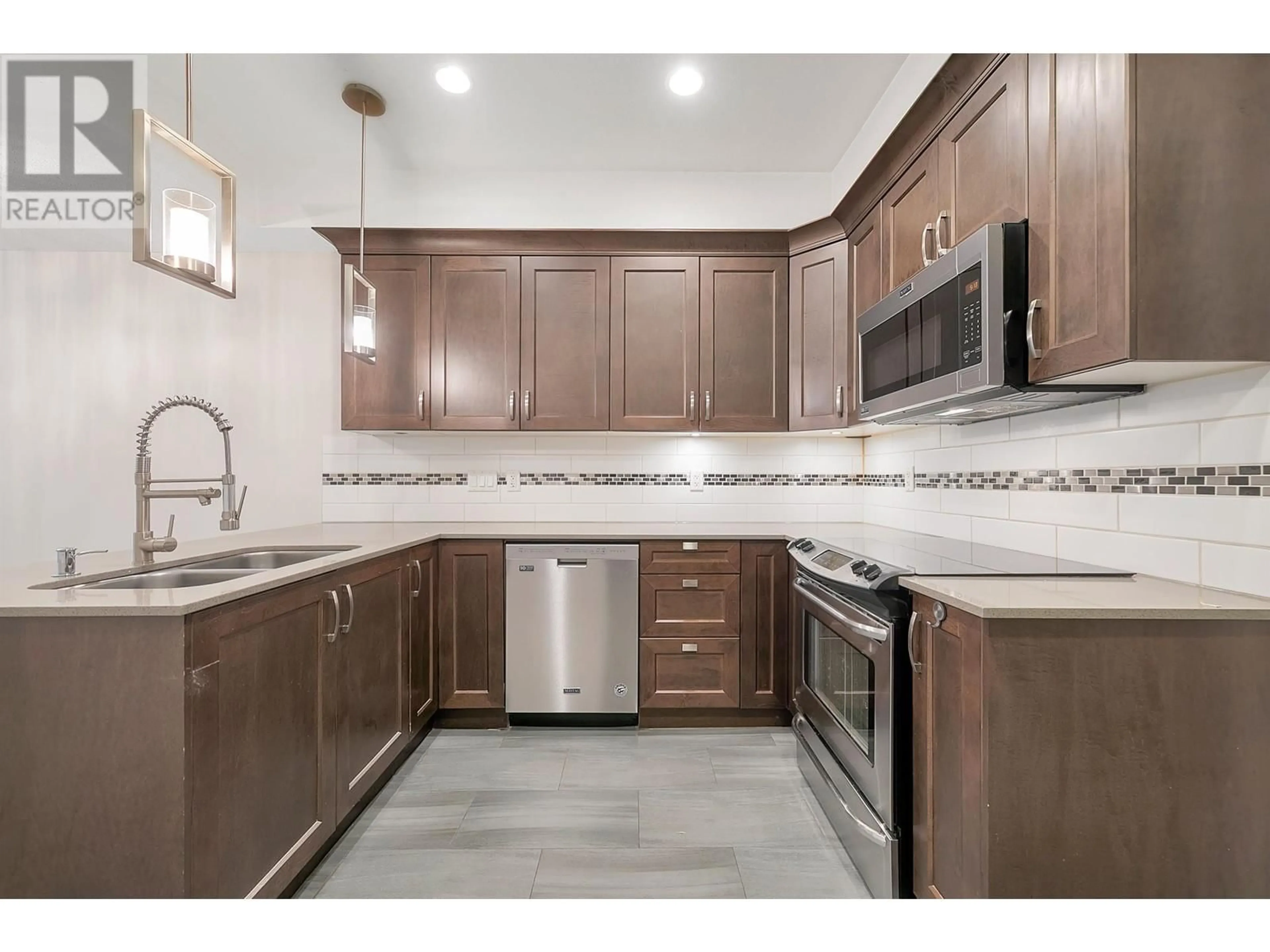 Unknown for 112 - 828 ROYAL AVENUE, New Westminster British Columbia V3M1J9