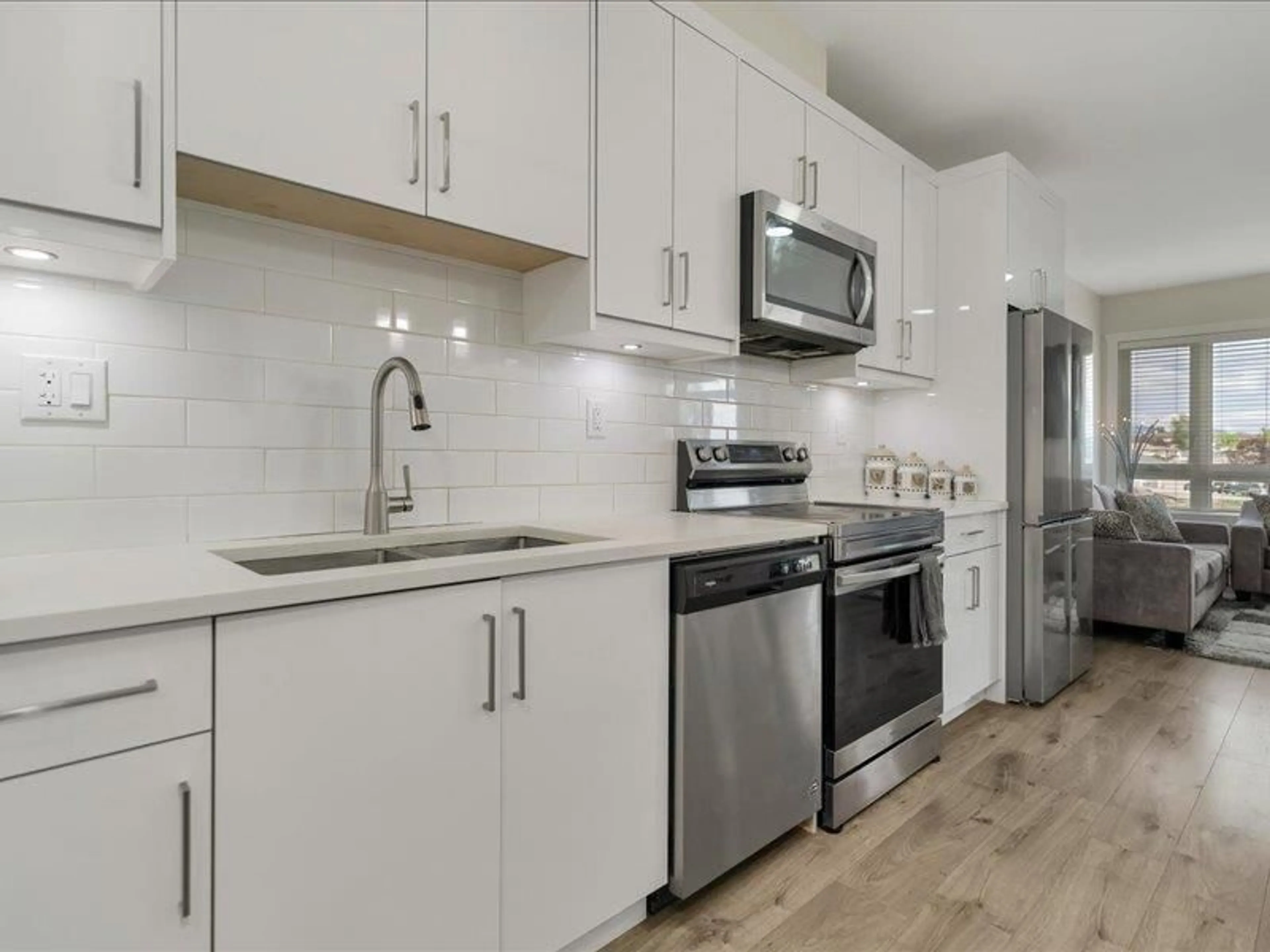Standard kitchen, unknown for 4 - 3323 ROCKHILL, Abbotsford British Columbia V2T0J9