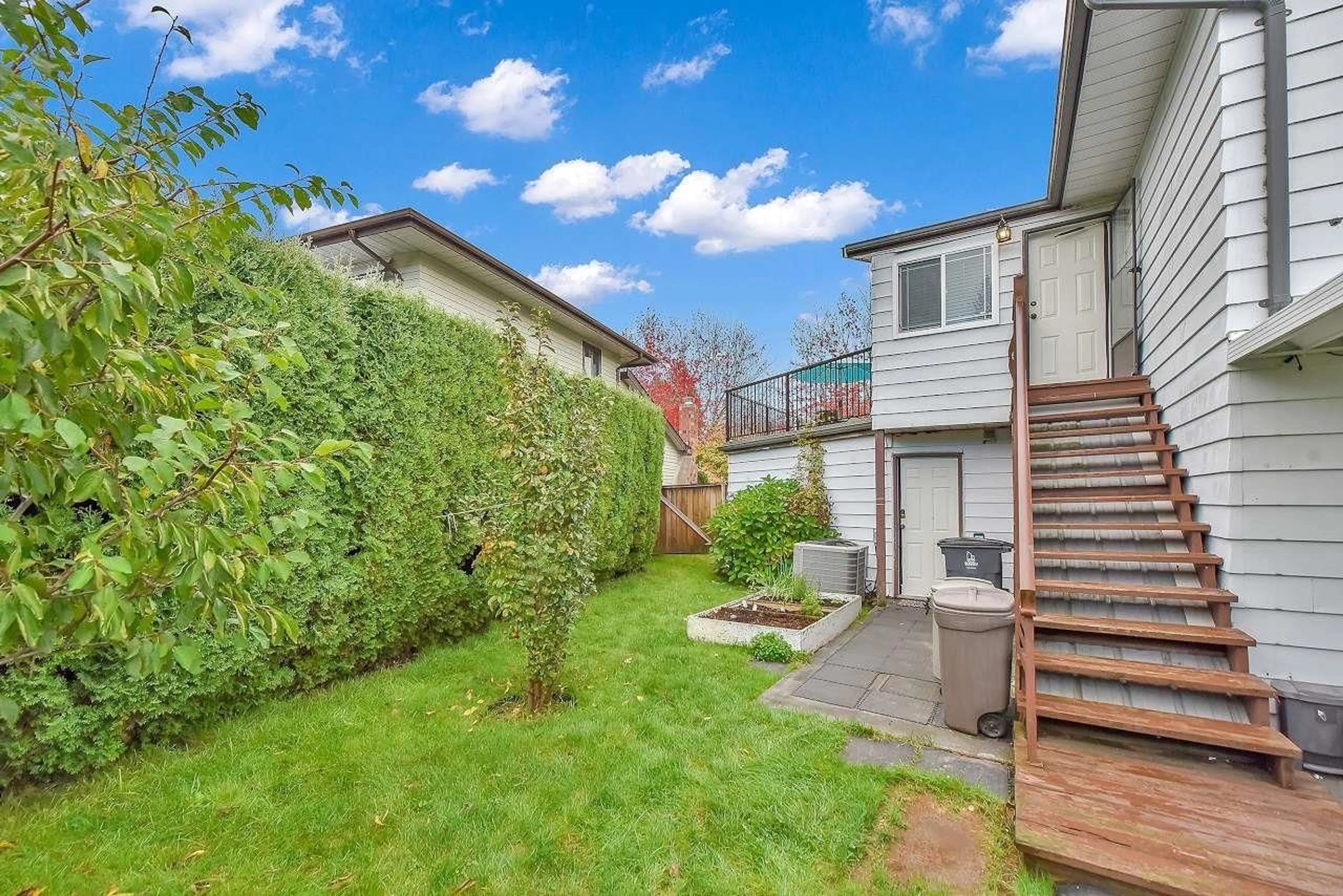 Patio, street for 9113 145A, Surrey British Columbia V3R7L6