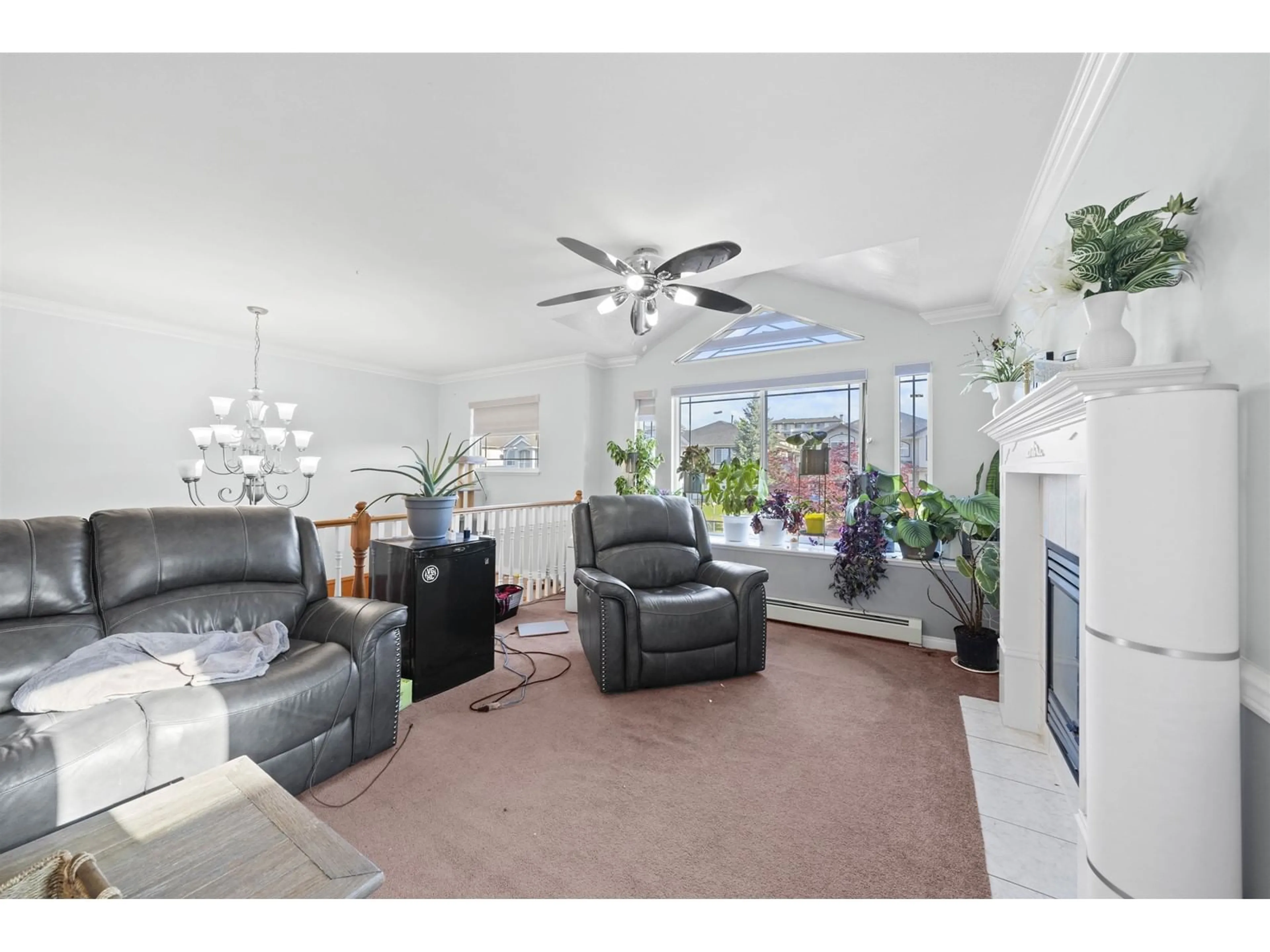 Living room with furniture, unknown for 31449 LEGACY, Abbotsford British Columbia V2T6W5