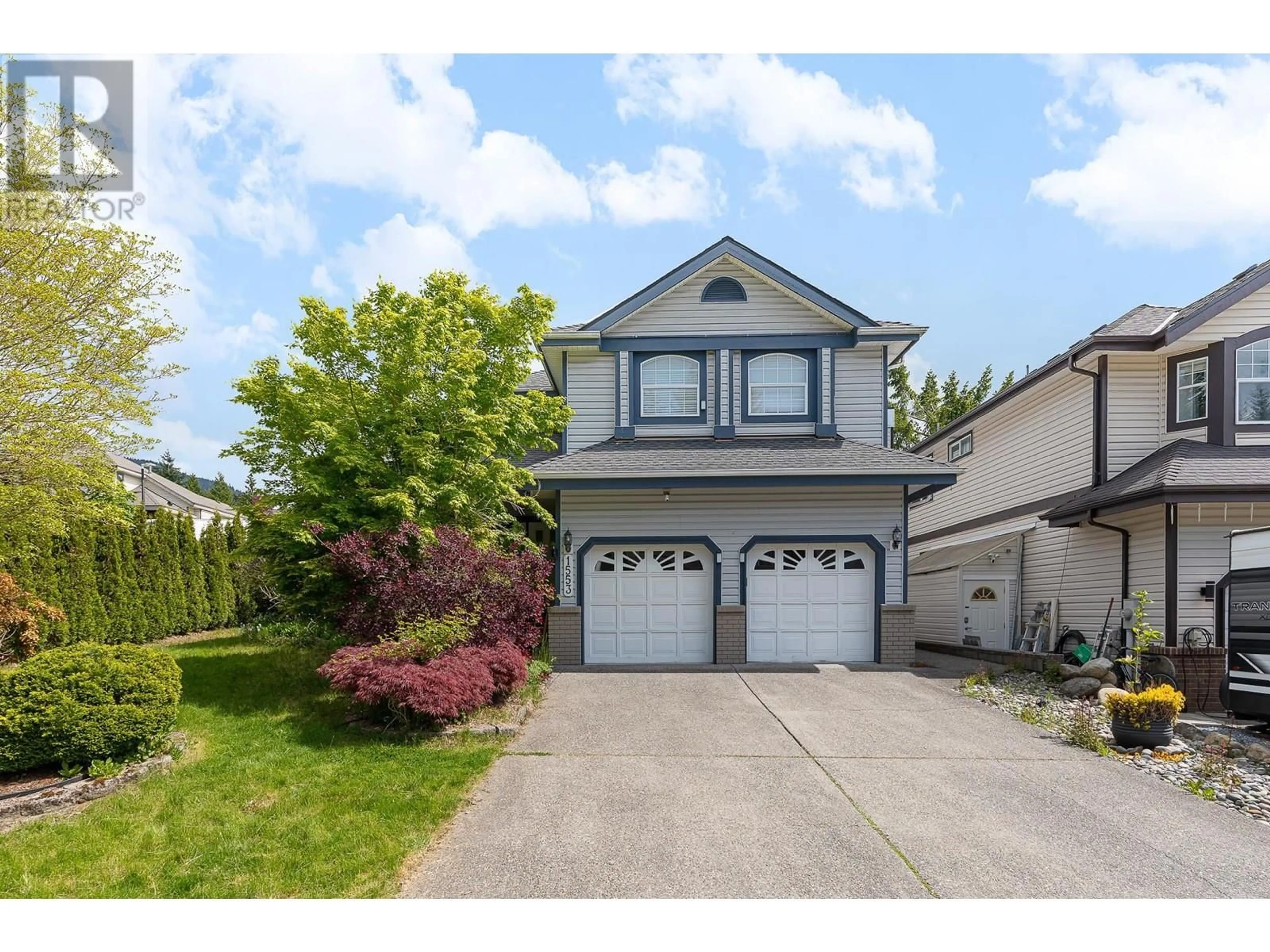 Home with vinyl exterior material, street for 1553 TANGLEWOOD LANE, Coquitlam British Columbia V3E2V5