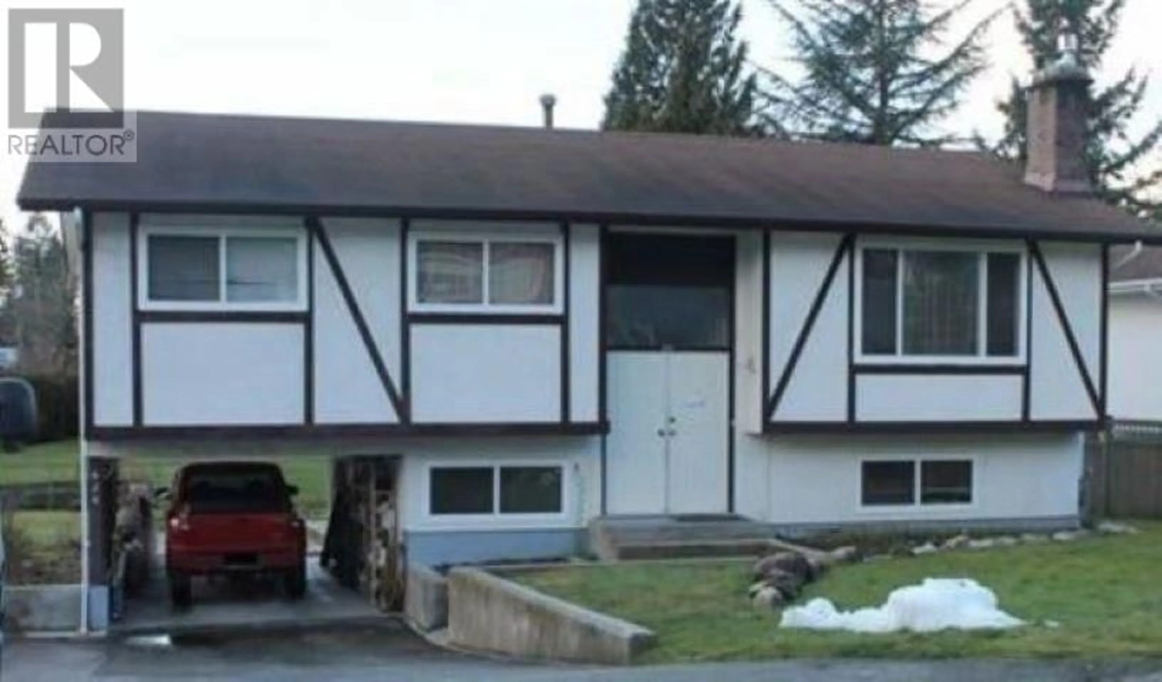 Home with vinyl exterior material, street for 624 MIDVALE STREET, Coquitlam British Columbia V3J6M2