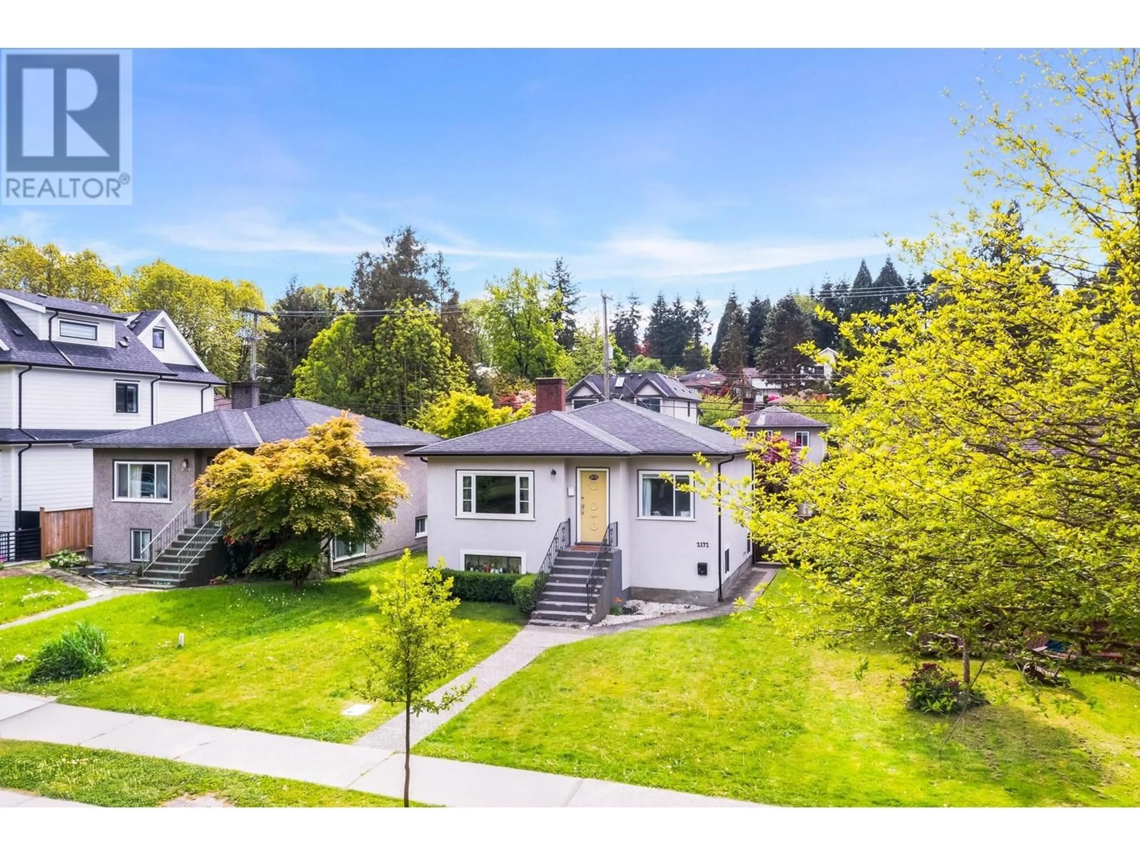 A pic from outside/outdoor area/front of a property/back of a property/a pic from drone, street for 2176 19TH AVENUE, Vancouver British Columbia V5N2J6