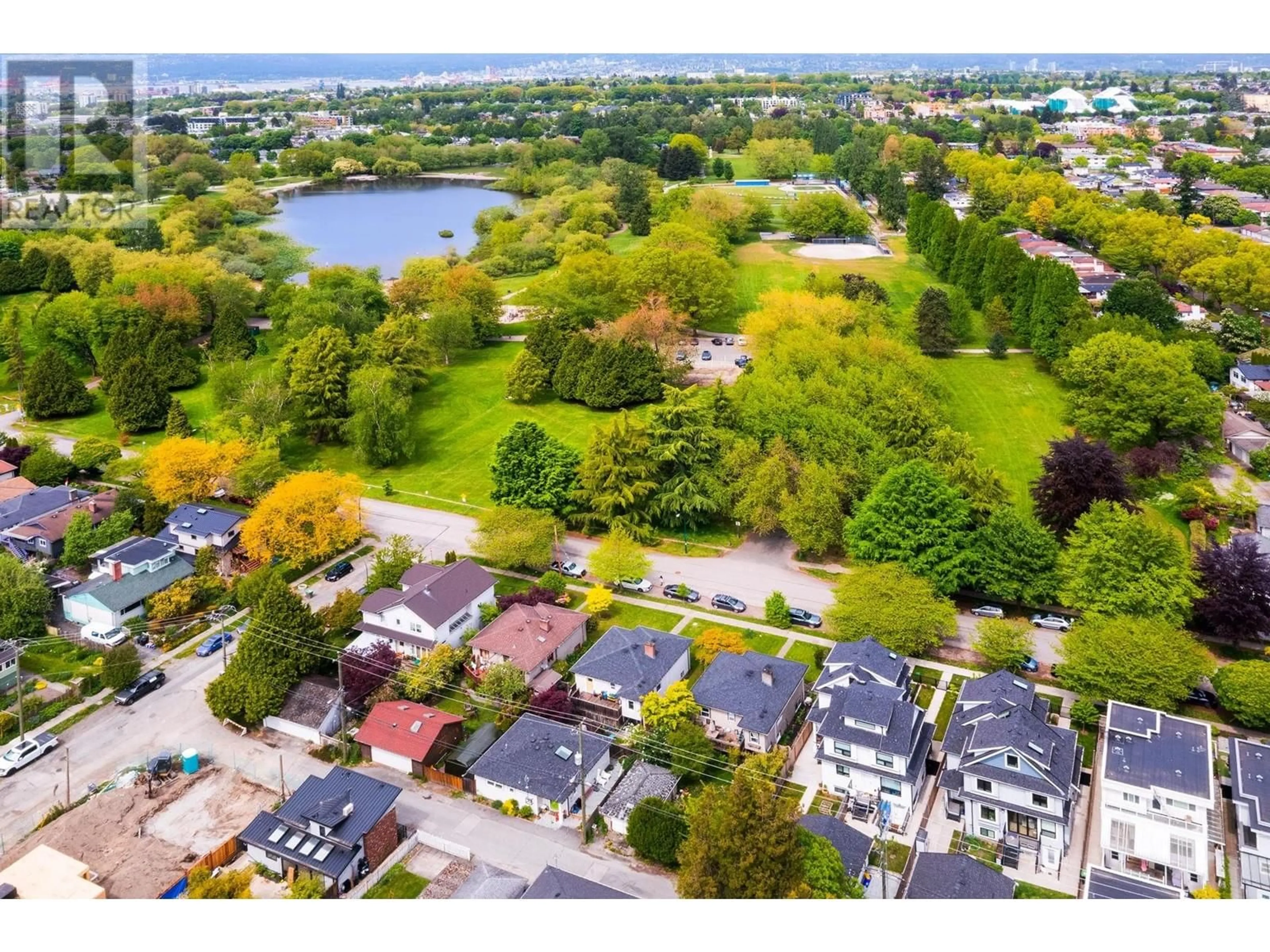 A pic from outside/outdoor area/front of a property/back of a property/a pic from drone, water/lake/river/ocean view for 2176 19TH AVENUE, Vancouver British Columbia V5N2J6