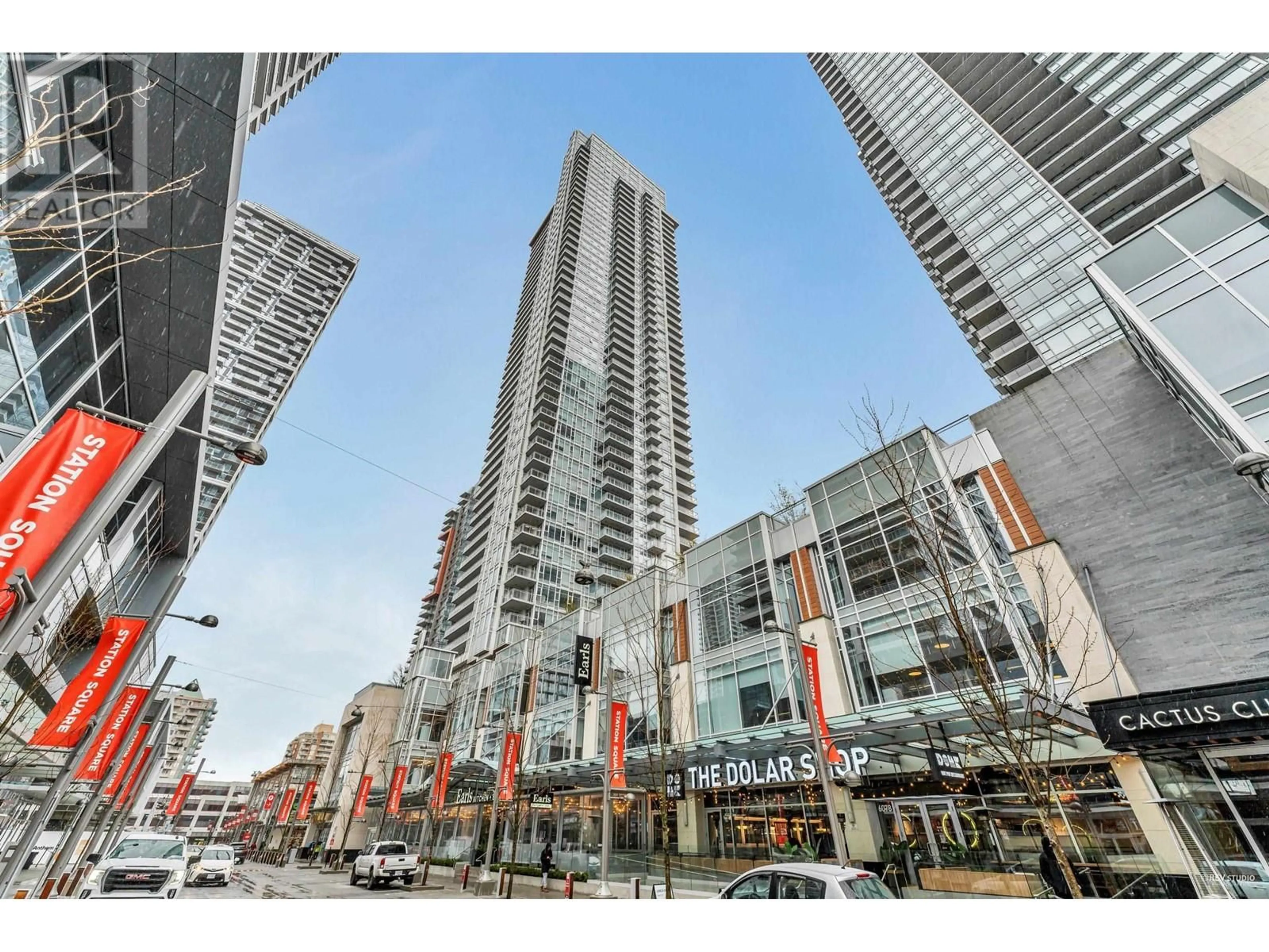 Indoor foyer for 2701 - 4670 ASSEMBLY WAY, Burnaby British Columbia V5H0H3