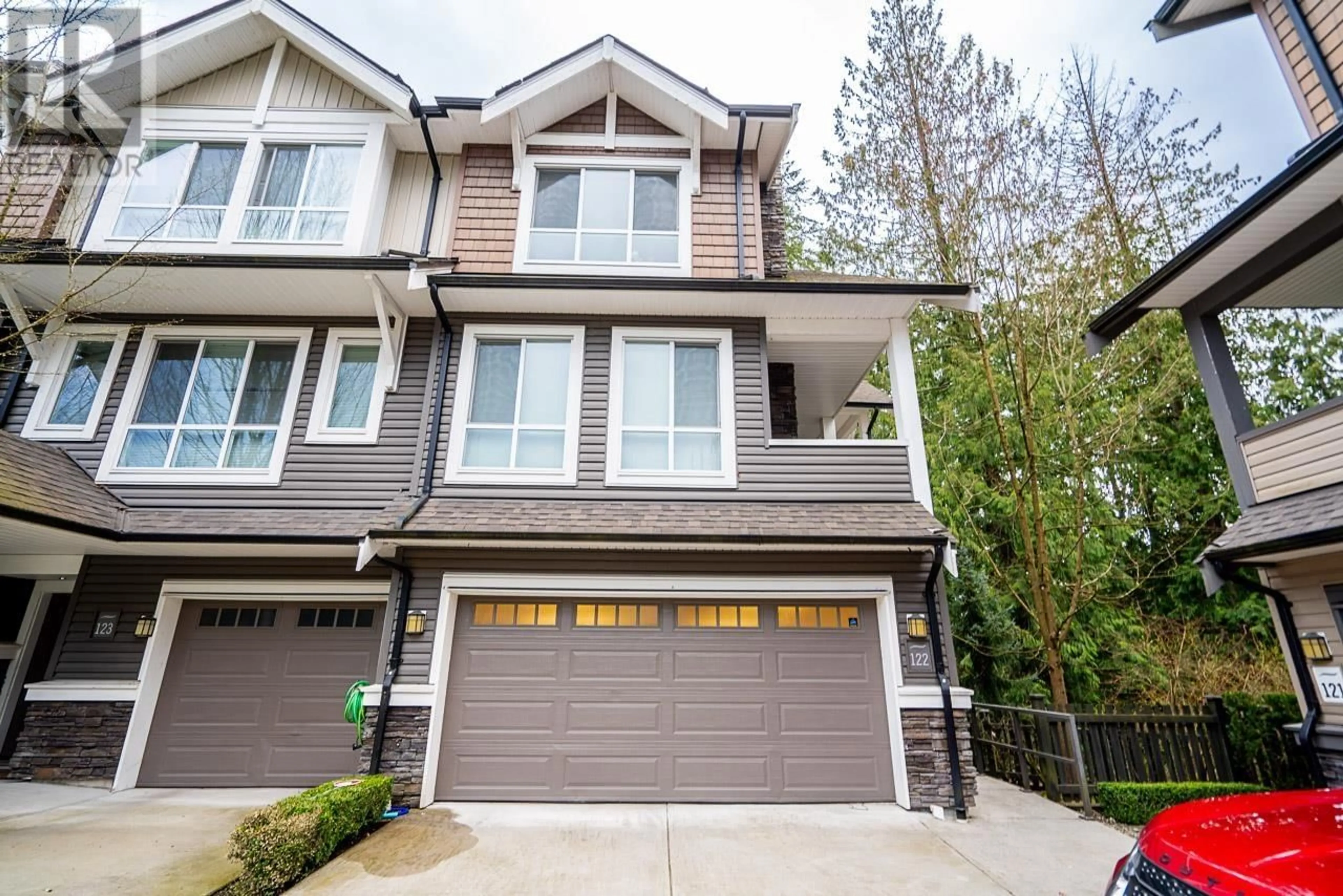 Home with vinyl exterior material, street for 122 - 1480 SOUTHVIEW STREET, Coquitlam British Columbia V3E0G5