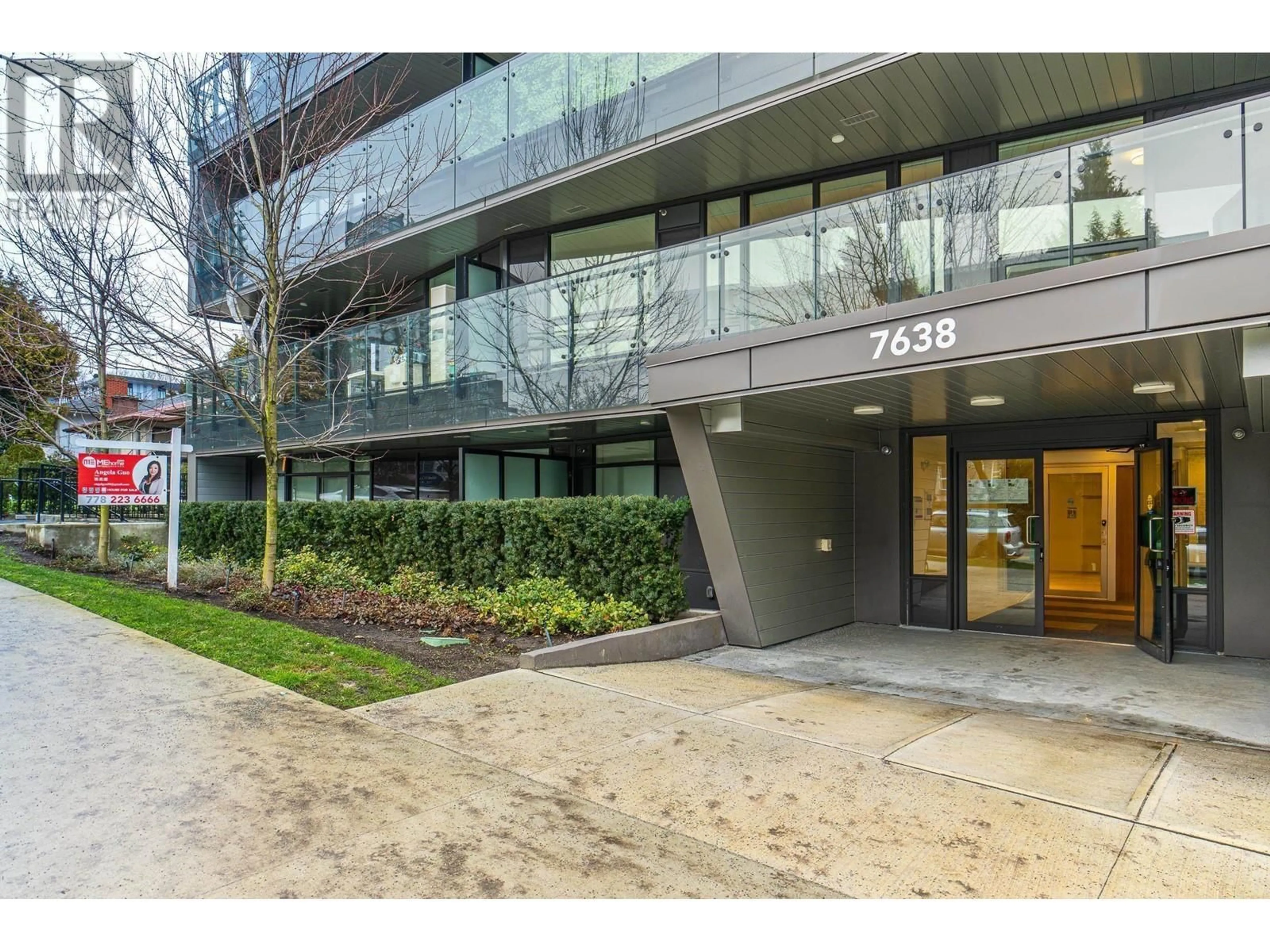 Indoor foyer for 107 - 7638 CAMBIE STREET, Vancouver British Columbia V6P3H7