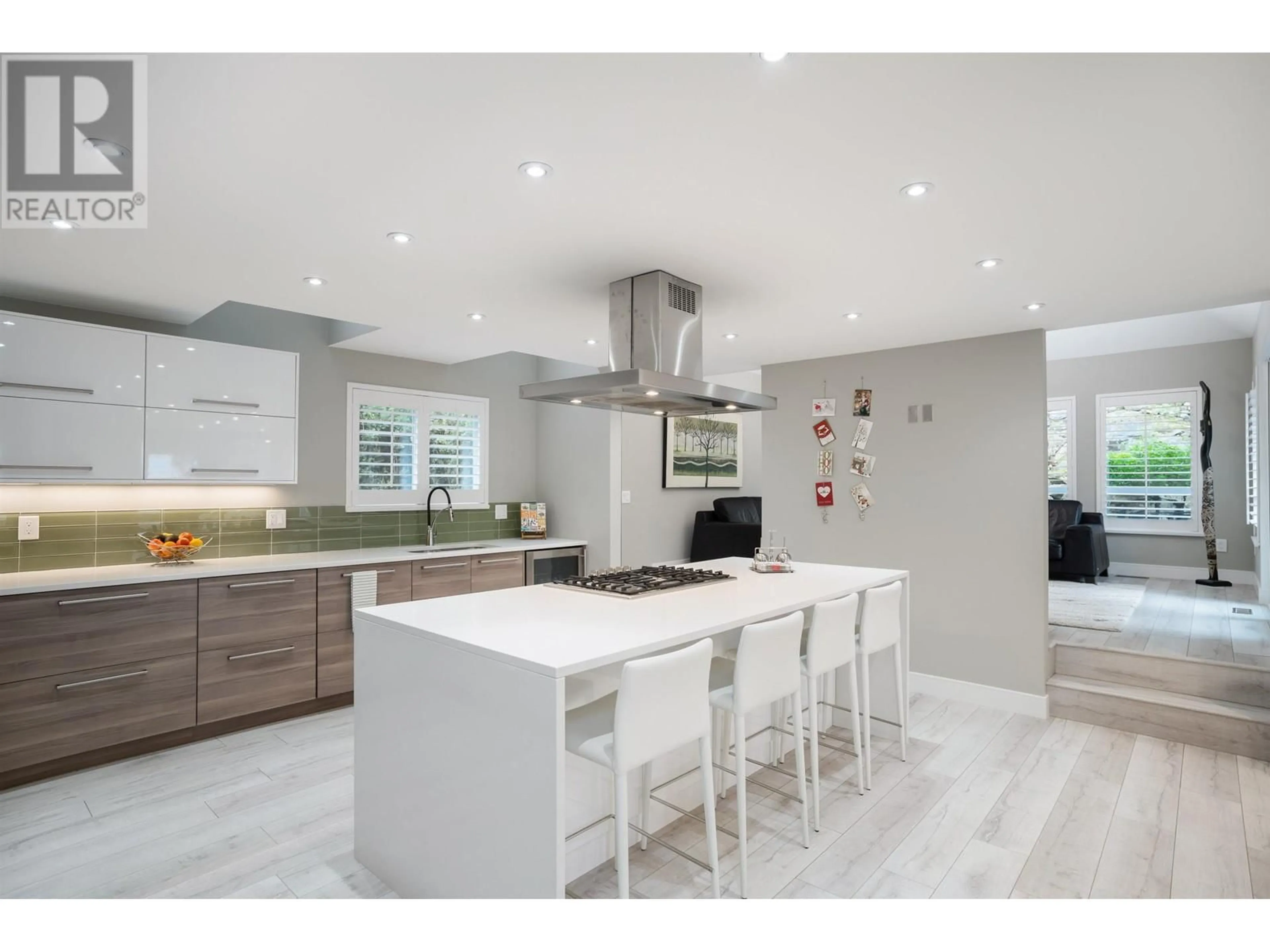 Open concept kitchen, ceramic/tile floor for 4001 ROSE CRESCENT, West Vancouver British Columbia V7V2N6