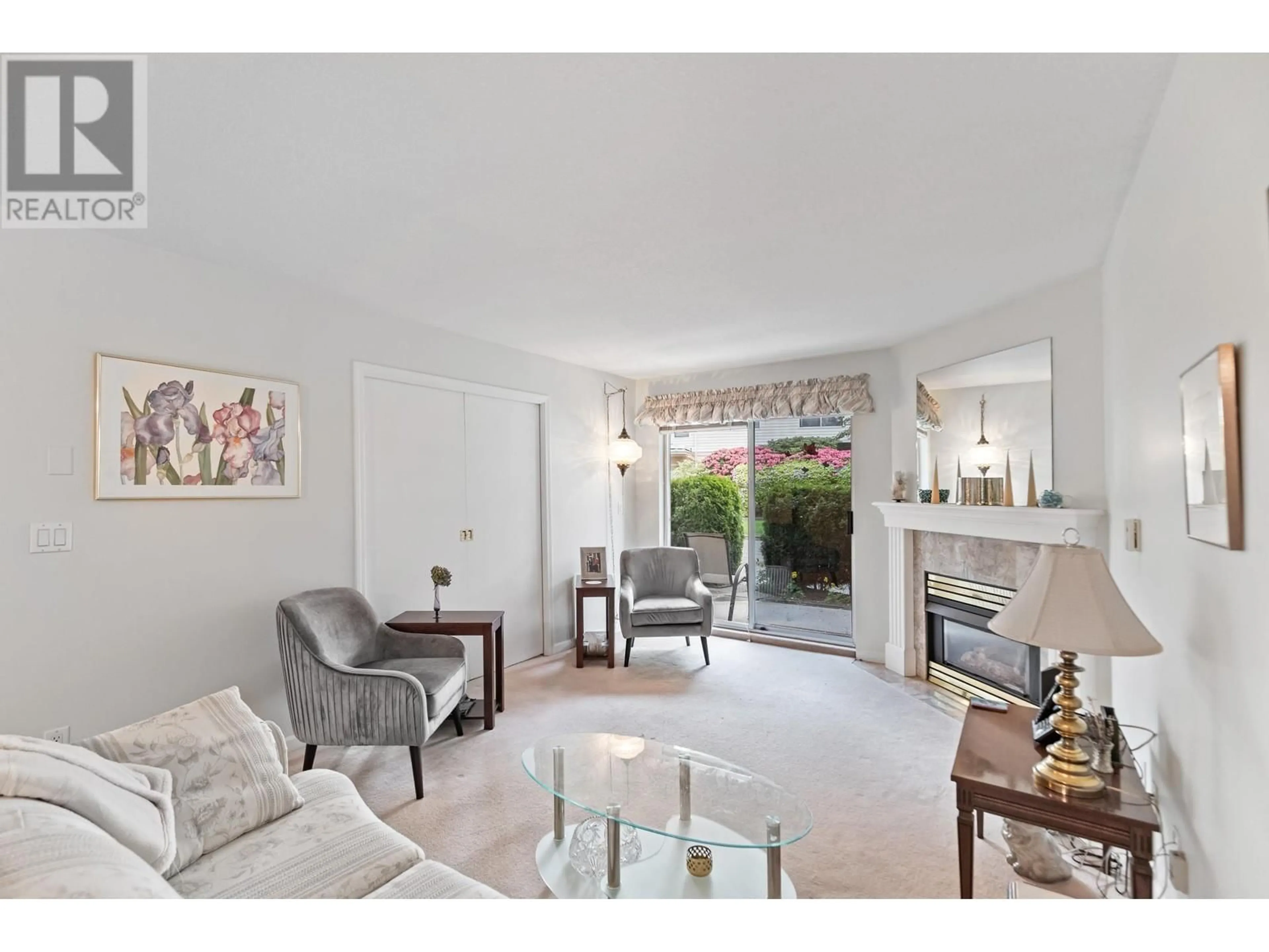 Living room with furniture, unknown for 111 - 22611 116 AVENUE, Maple Ridge British Columbia V2X0W7