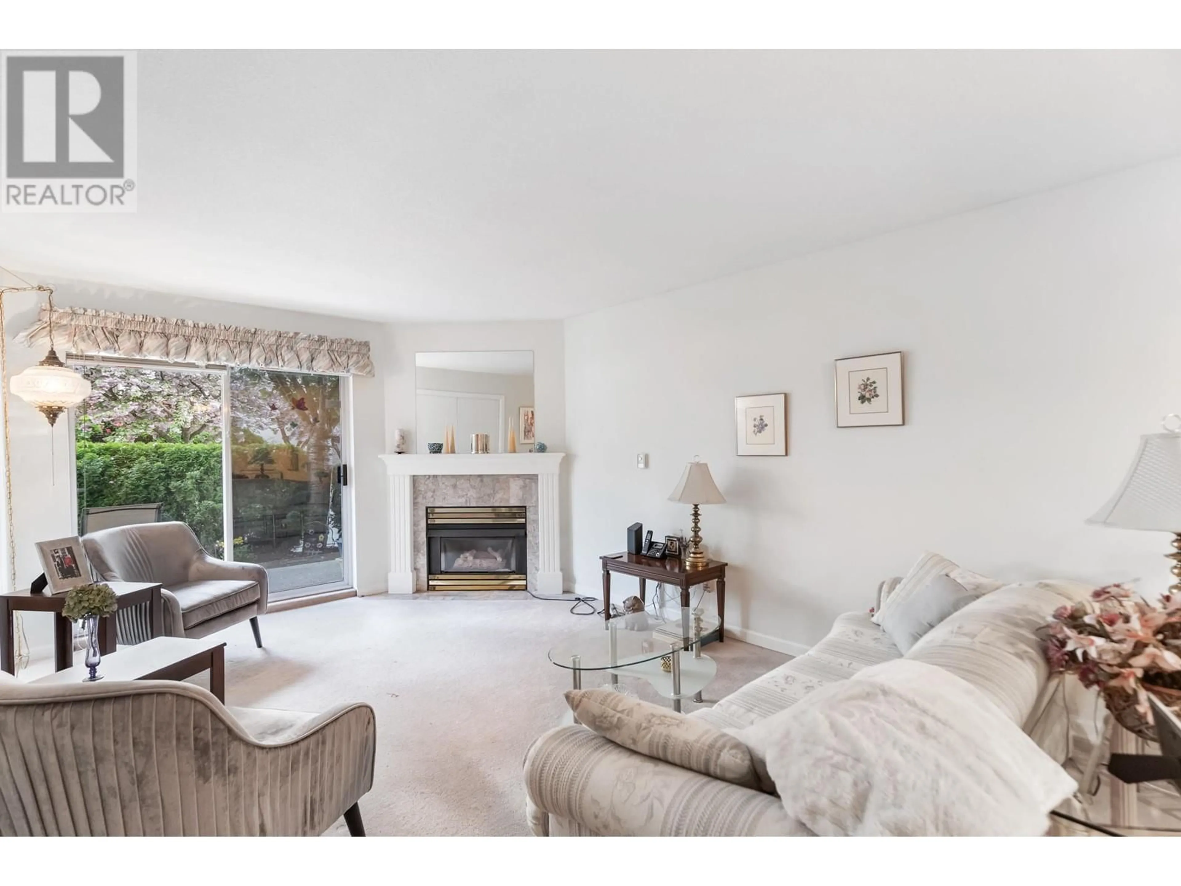 Living room with furniture, unknown for 111 - 22611 116 AVENUE, Maple Ridge British Columbia V2X0W7