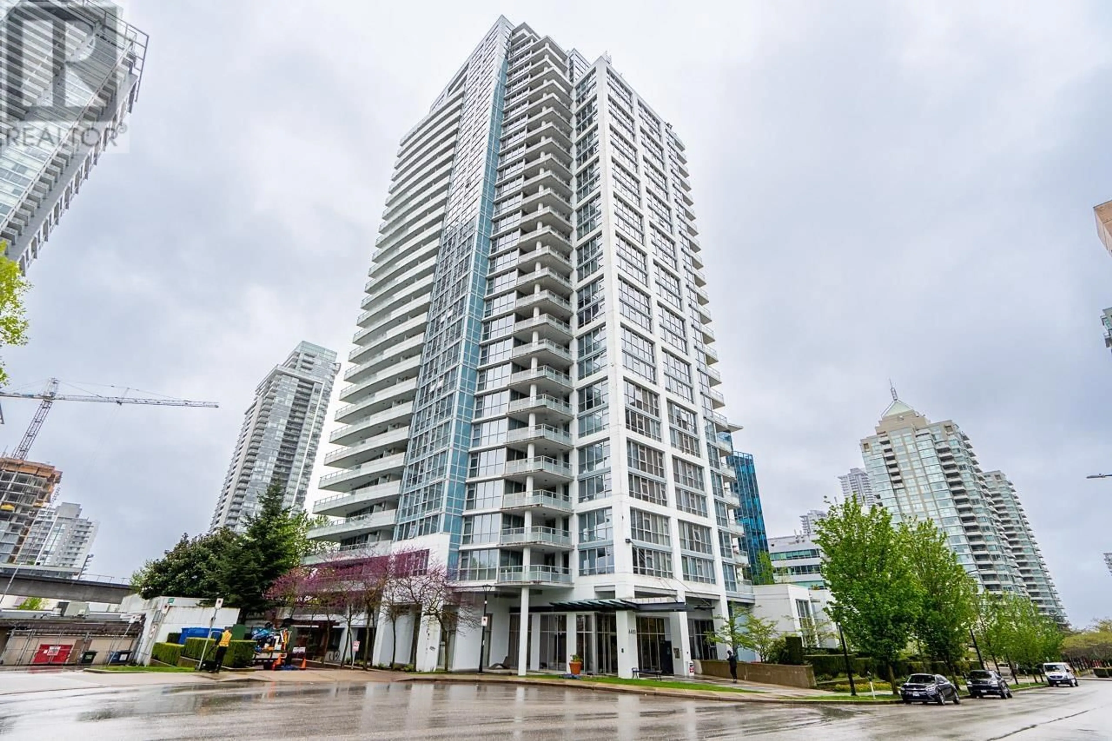 Indoor foyer for 306 - 4400 BUCHANAN STREET, Burnaby British Columbia V5C0E3