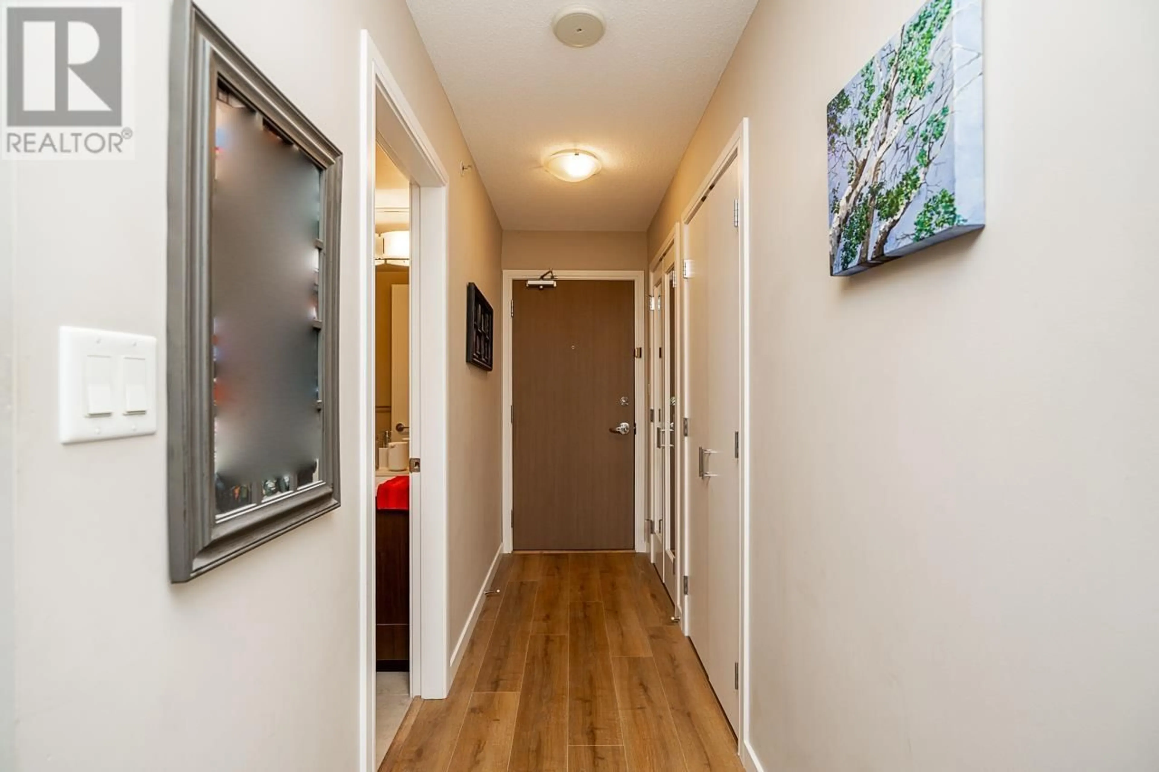 Indoor entryway for 306 - 4400 BUCHANAN STREET, Burnaby British Columbia V5C0E3