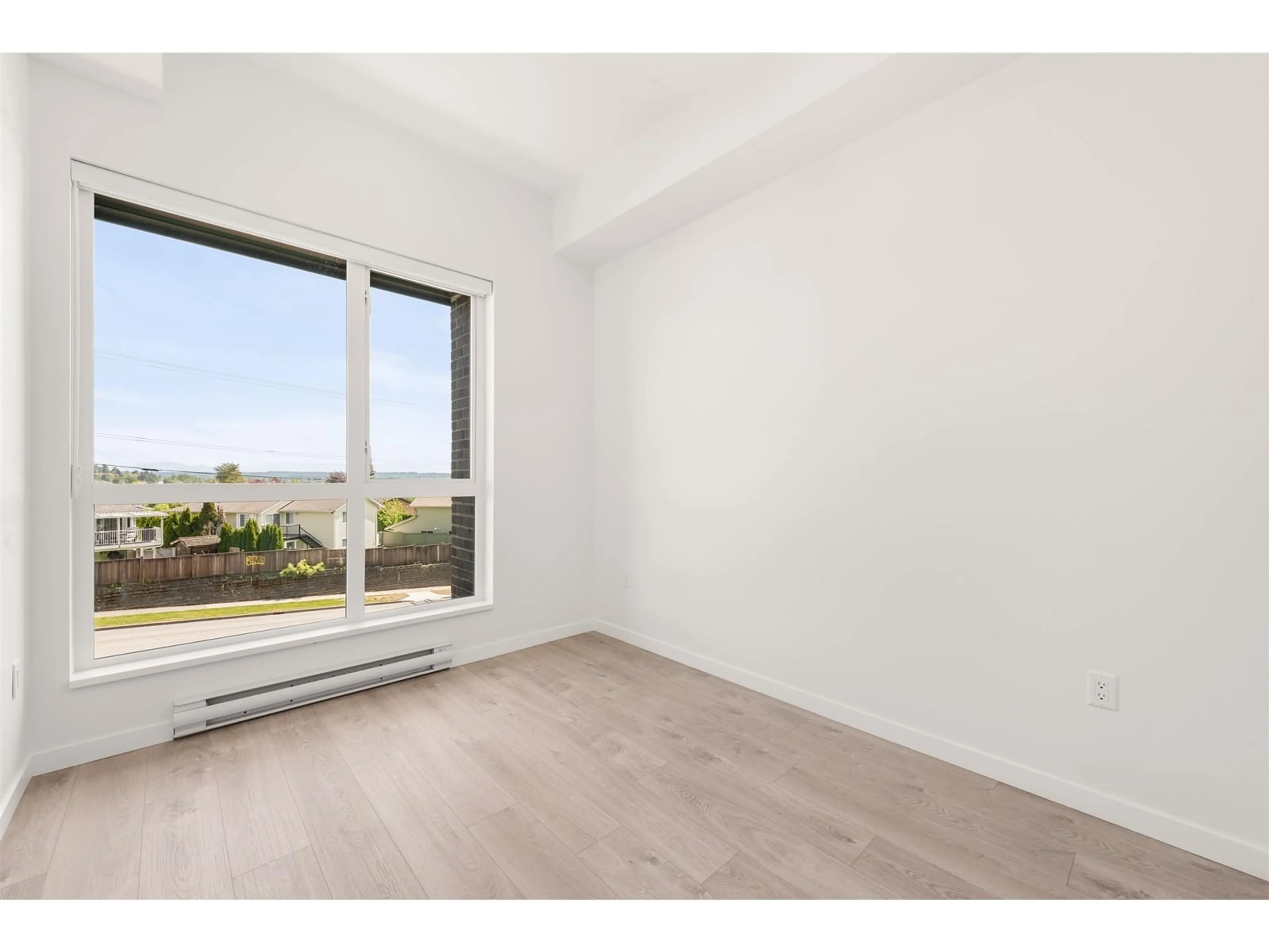 A pic of a room for 204 - 19577 65B, Surrey British Columbia V4N6Y3
