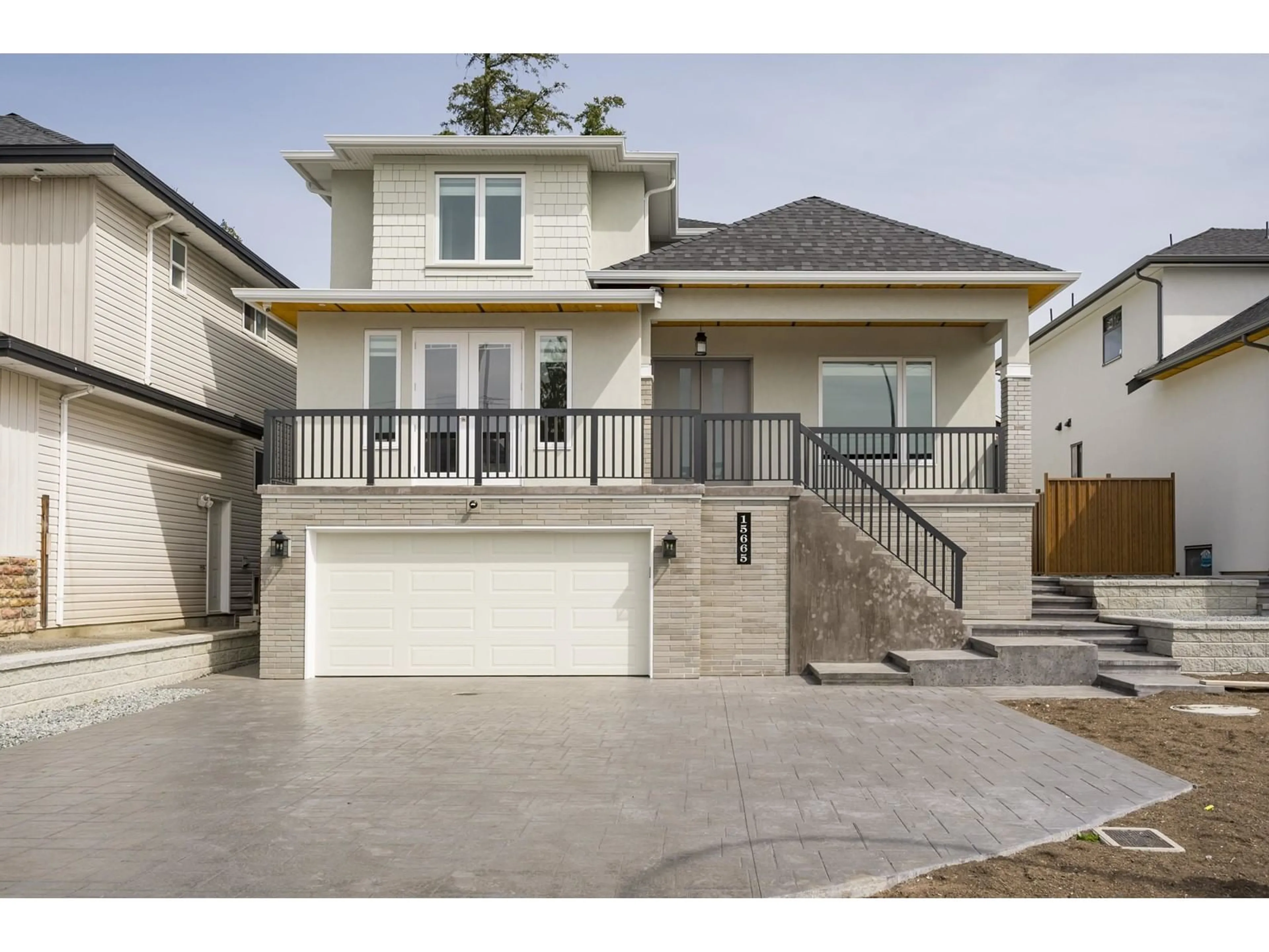 Home with vinyl exterior material, street for 15665 82, Surrey British Columbia V4N0R9
