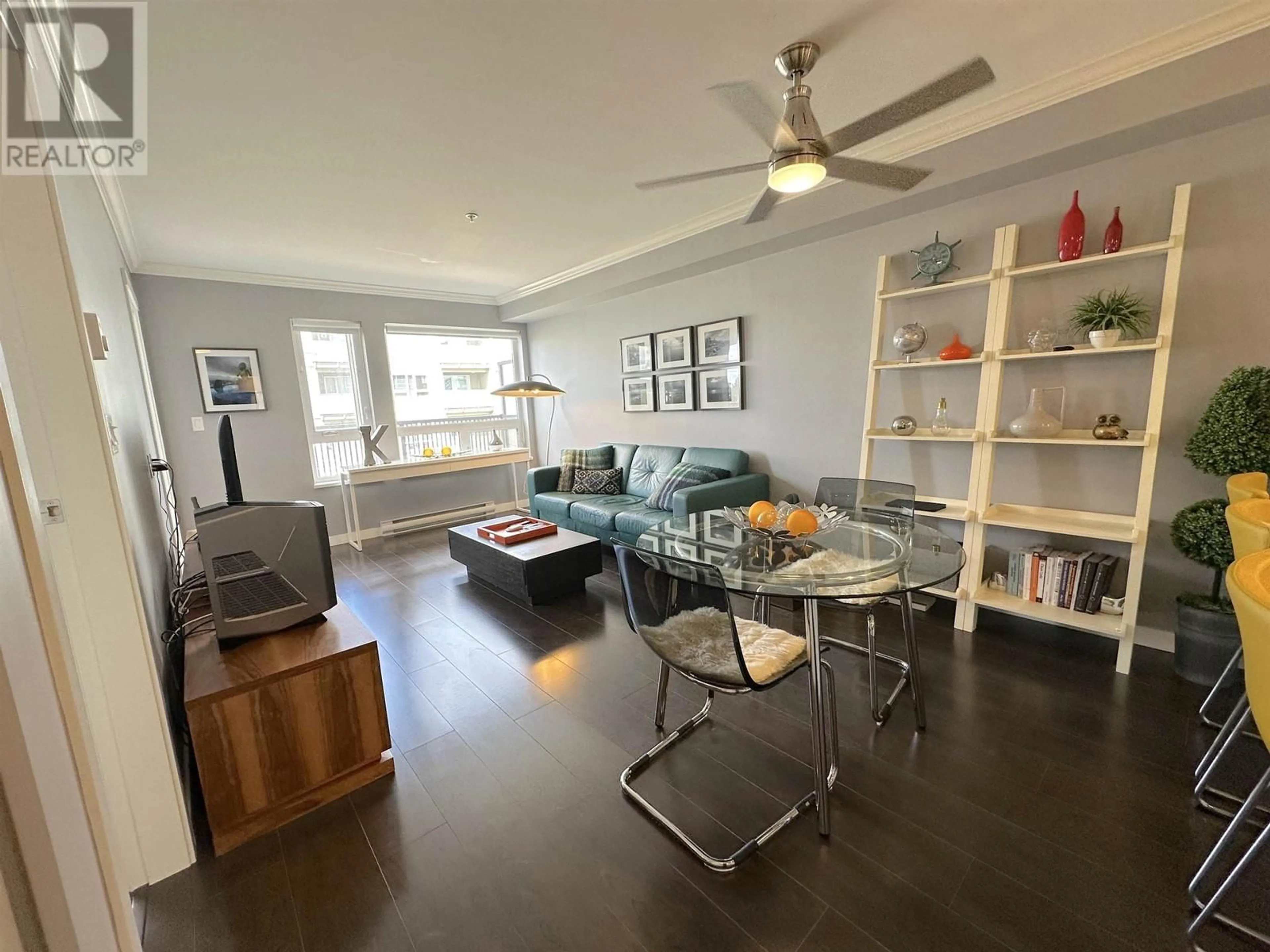Living room with furniture, wood/laminate floor for 229 - 12339 STEVESTON HIGHWAY, Richmond British Columbia V6W0B4