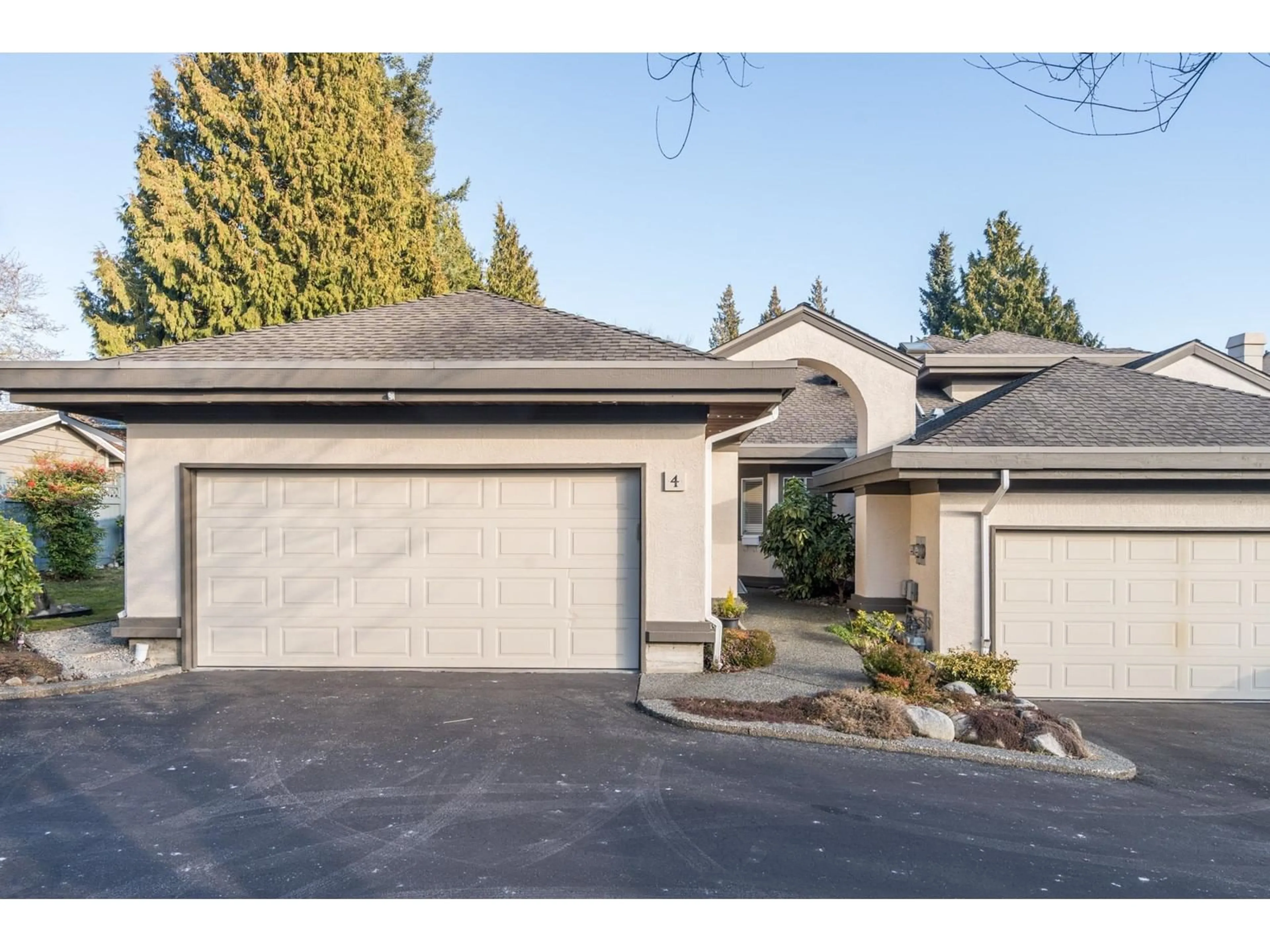 Indoor garage for 4 - 12981 17, Surrey British Columbia V4A8T3