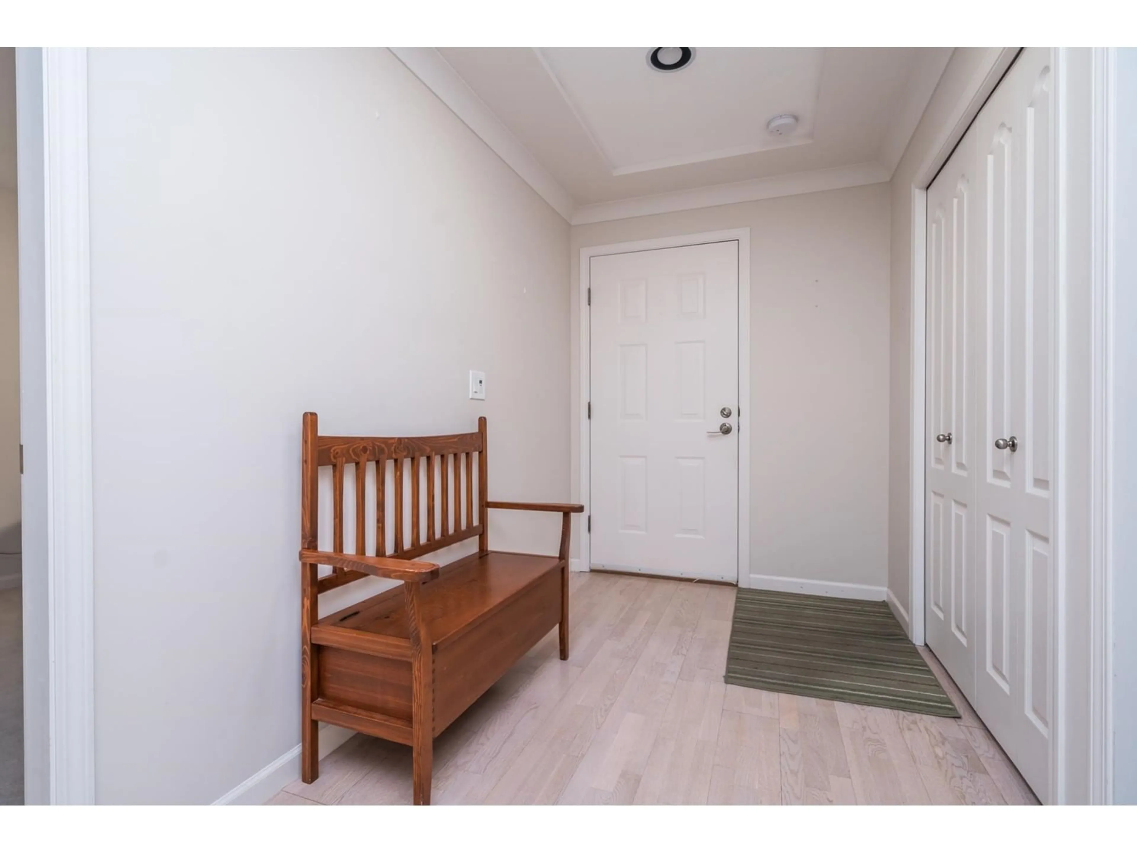 Indoor entryway for 4 - 12981 17, Surrey British Columbia V4A8T3