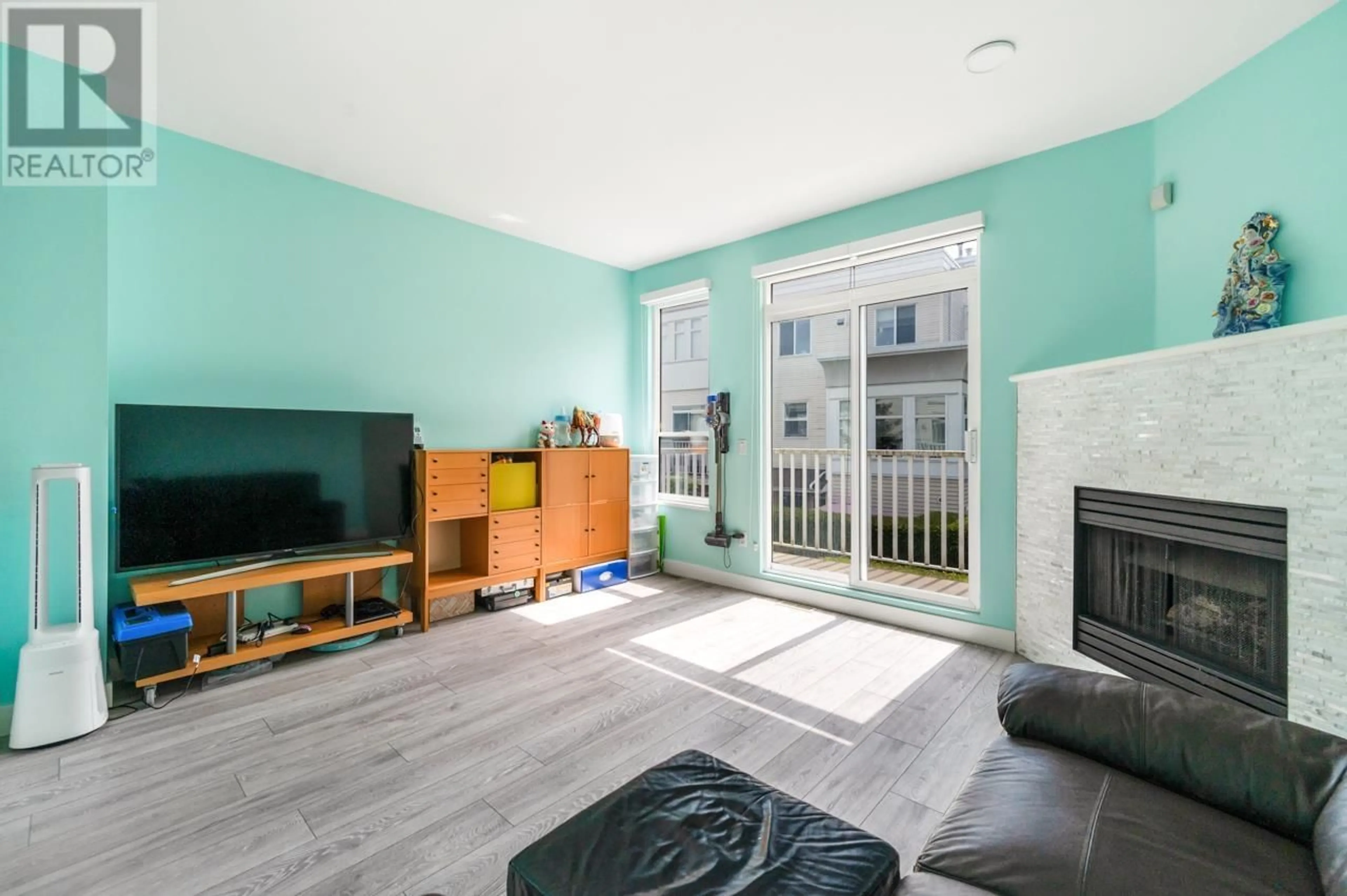 Living room with furniture, unknown for 17 - 12311 MCNEELY DRIVE, Richmond British Columbia V6V2S2