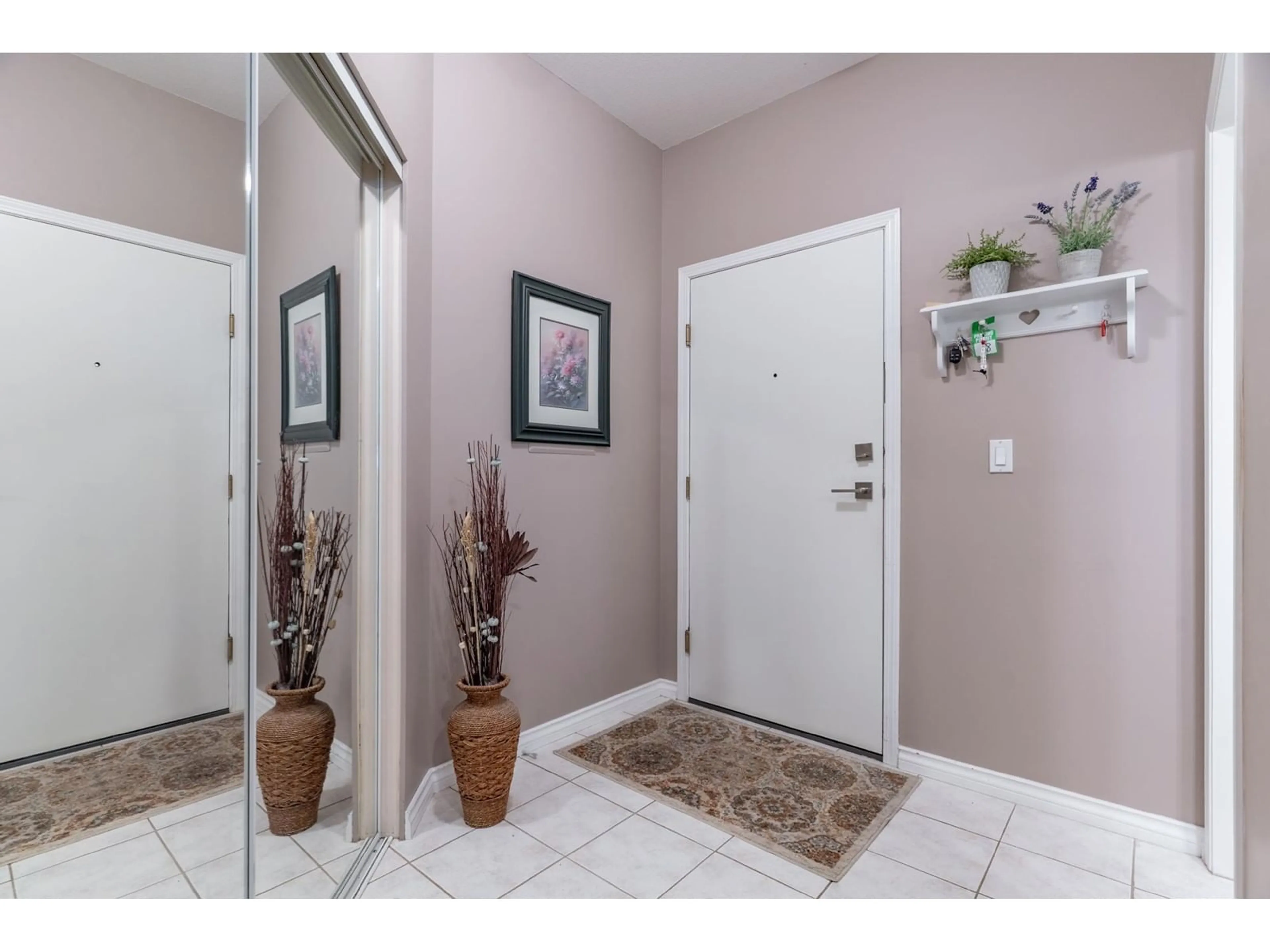 Indoor entryway for 303 - 5489 201, Langley British Columbia V3A1P8